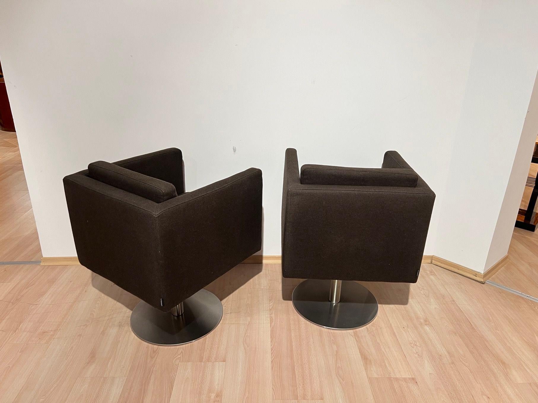 XXIe siècle et contemporain Paire de chaises pivotantes cubiques avec plateau de Lensvelt, Pays-Bas, début du 21e siècle en vente