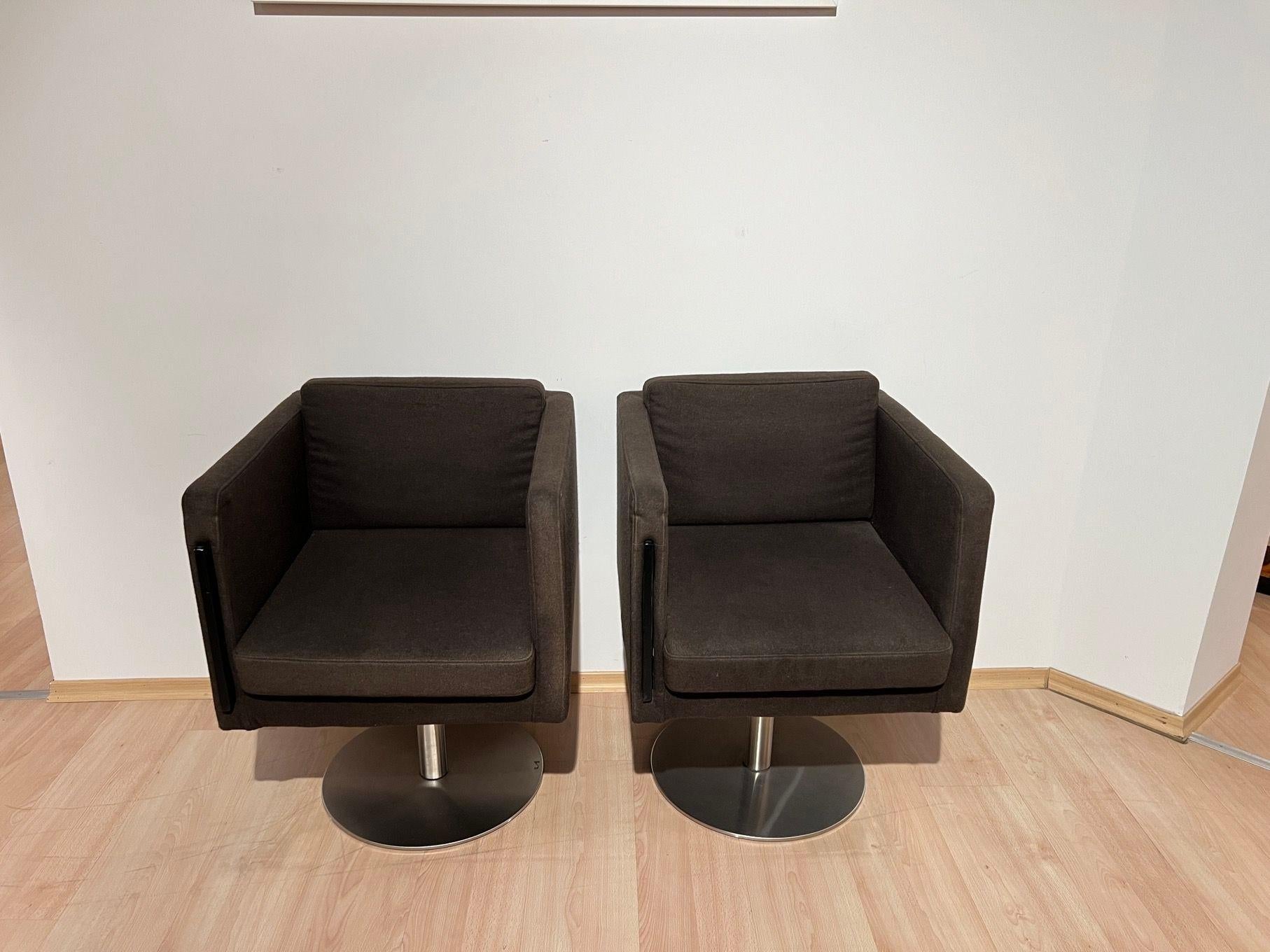 Paire de chaises pivotantes cubiques avec plateau de Lensvelt, Pays-Bas, début du 21e siècle en vente 2
