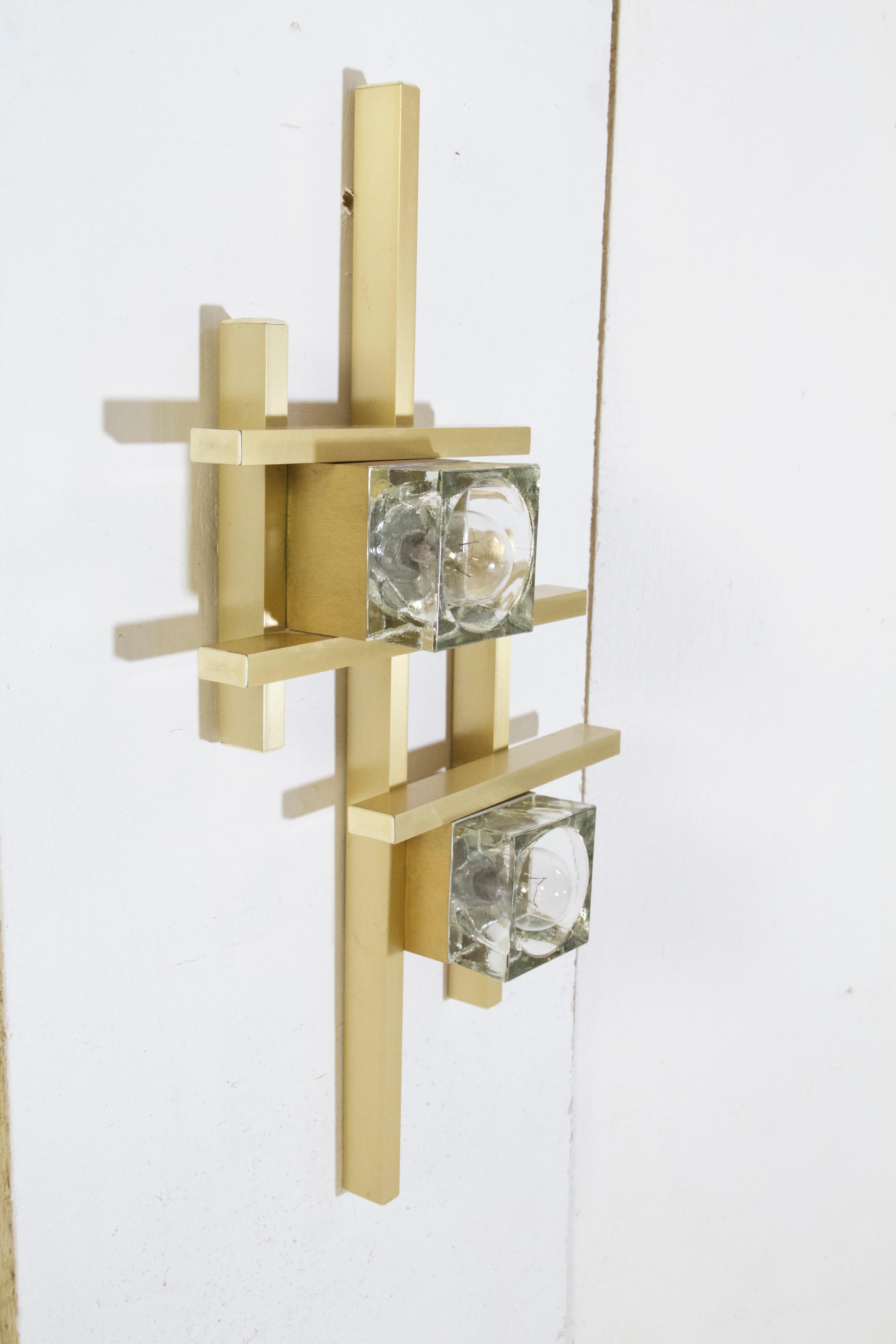 Late 20th Century Pair of Cubic Wall Sconces by Sciolari, Italy For Sale