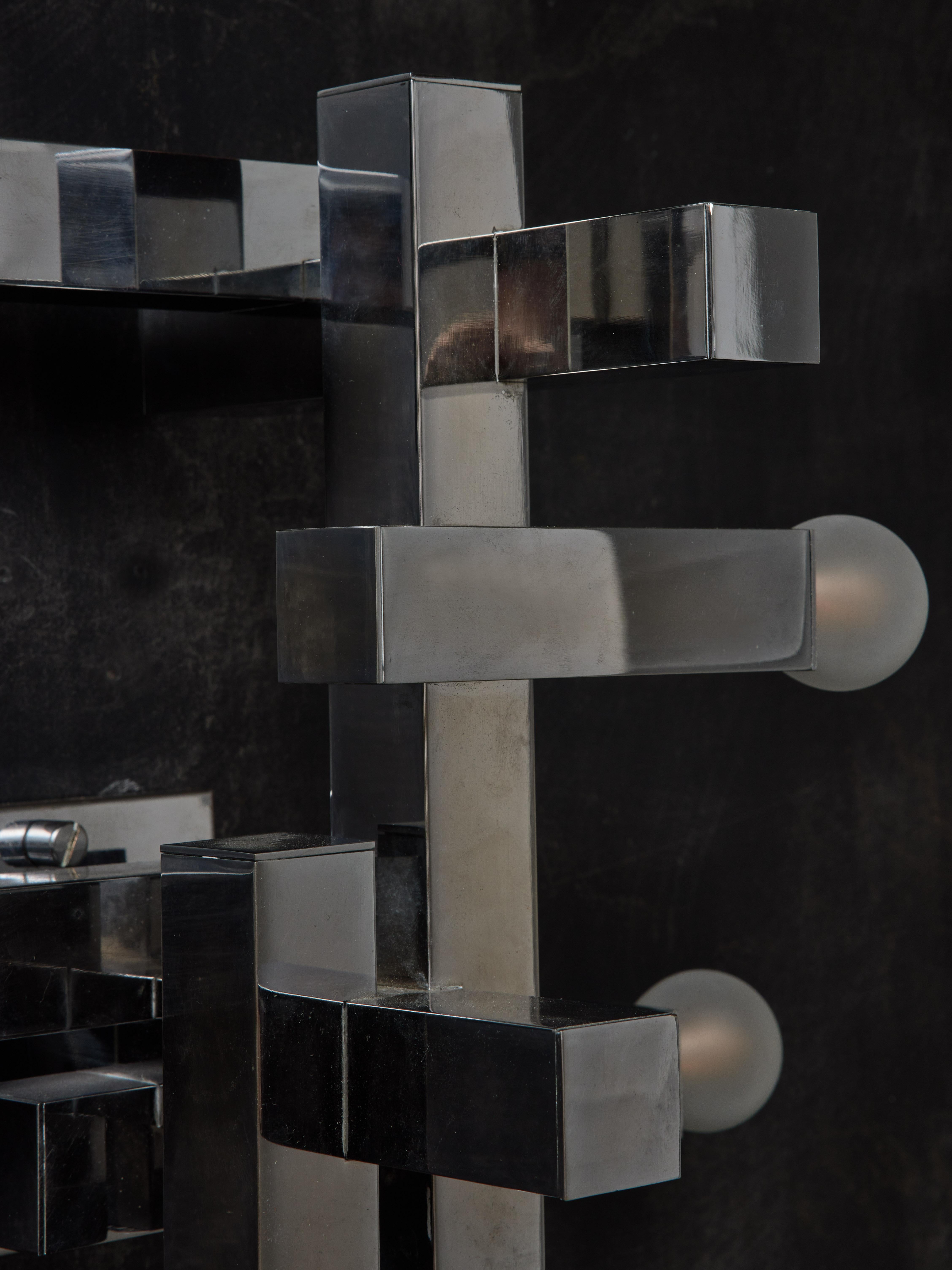 Pair of Cubist Chromed Gaetano Sciolari Wall Sconce In Good Condition For Sale In Saint-Ouen, IDF