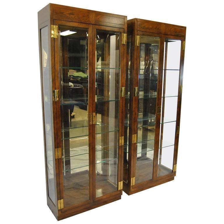 Pair of Curio Display Cabinets by Henredon at 1stdibs