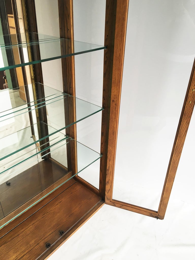 Pair of Curio Display by Henredon at 1stDibs henredon curio