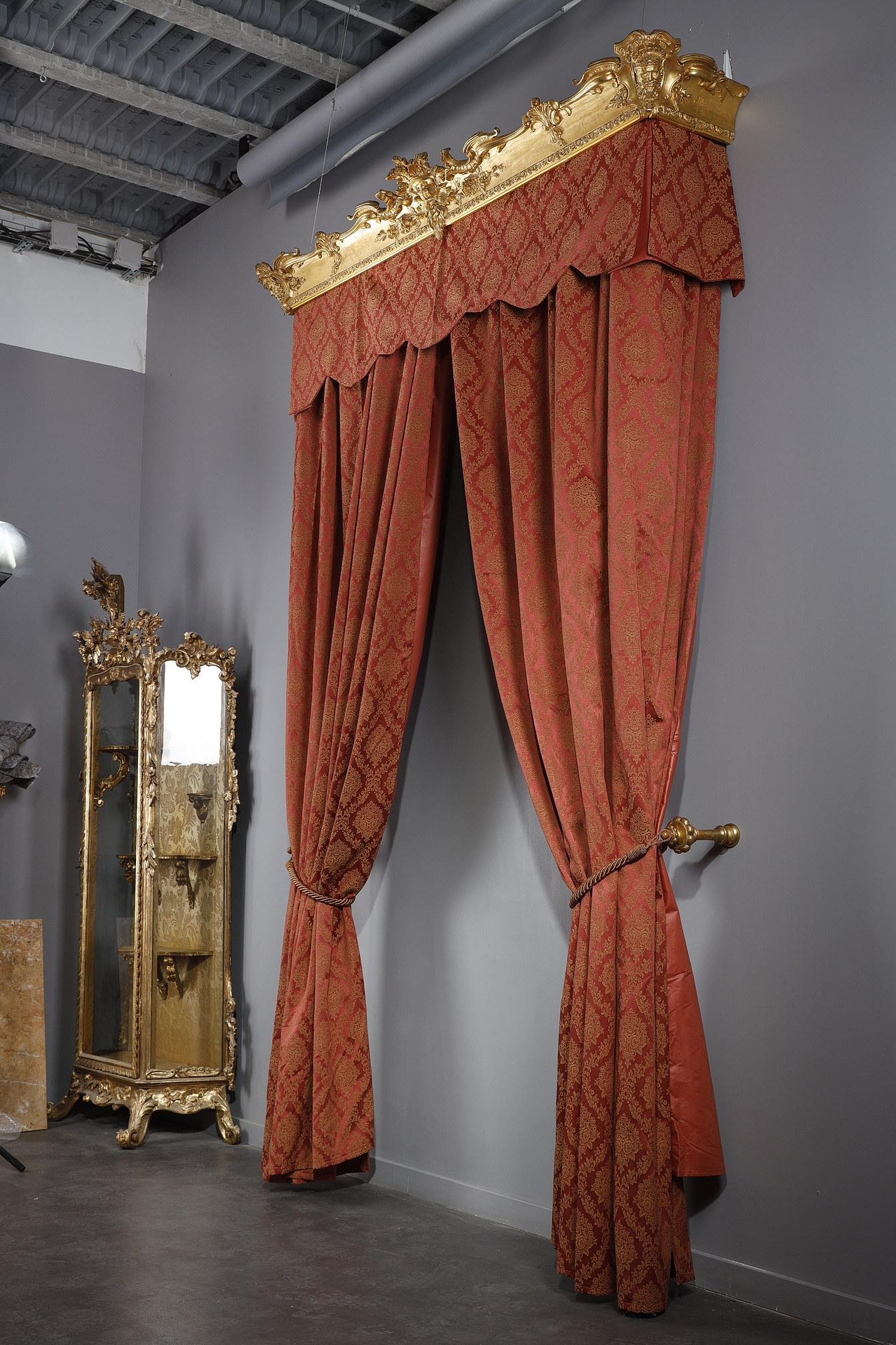 Gilt Pair of Curtains and Valance in Red Brocade with Gilded Wood Railing