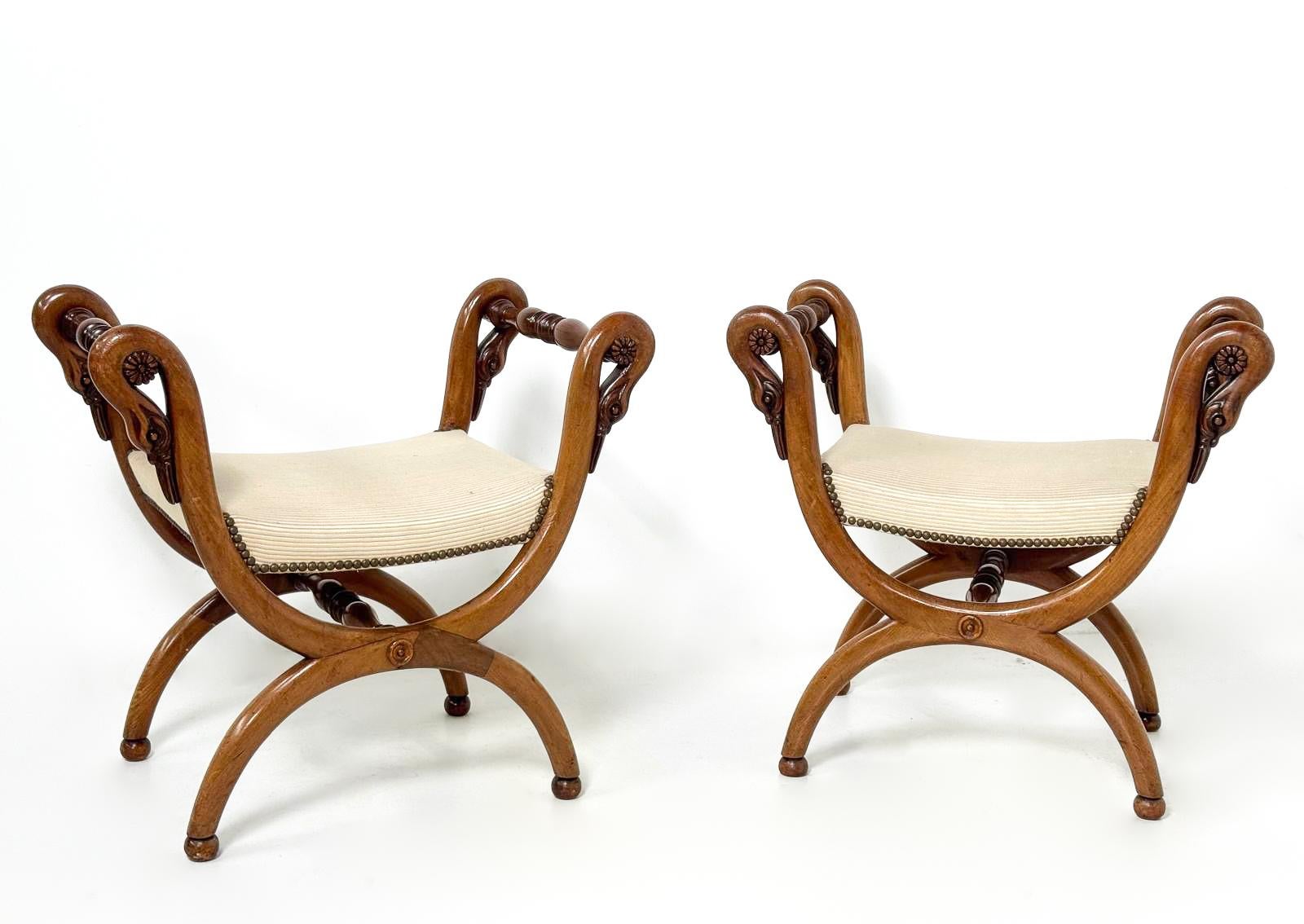 Européen Paire de tabourets Curule, 19ème siècle en vente