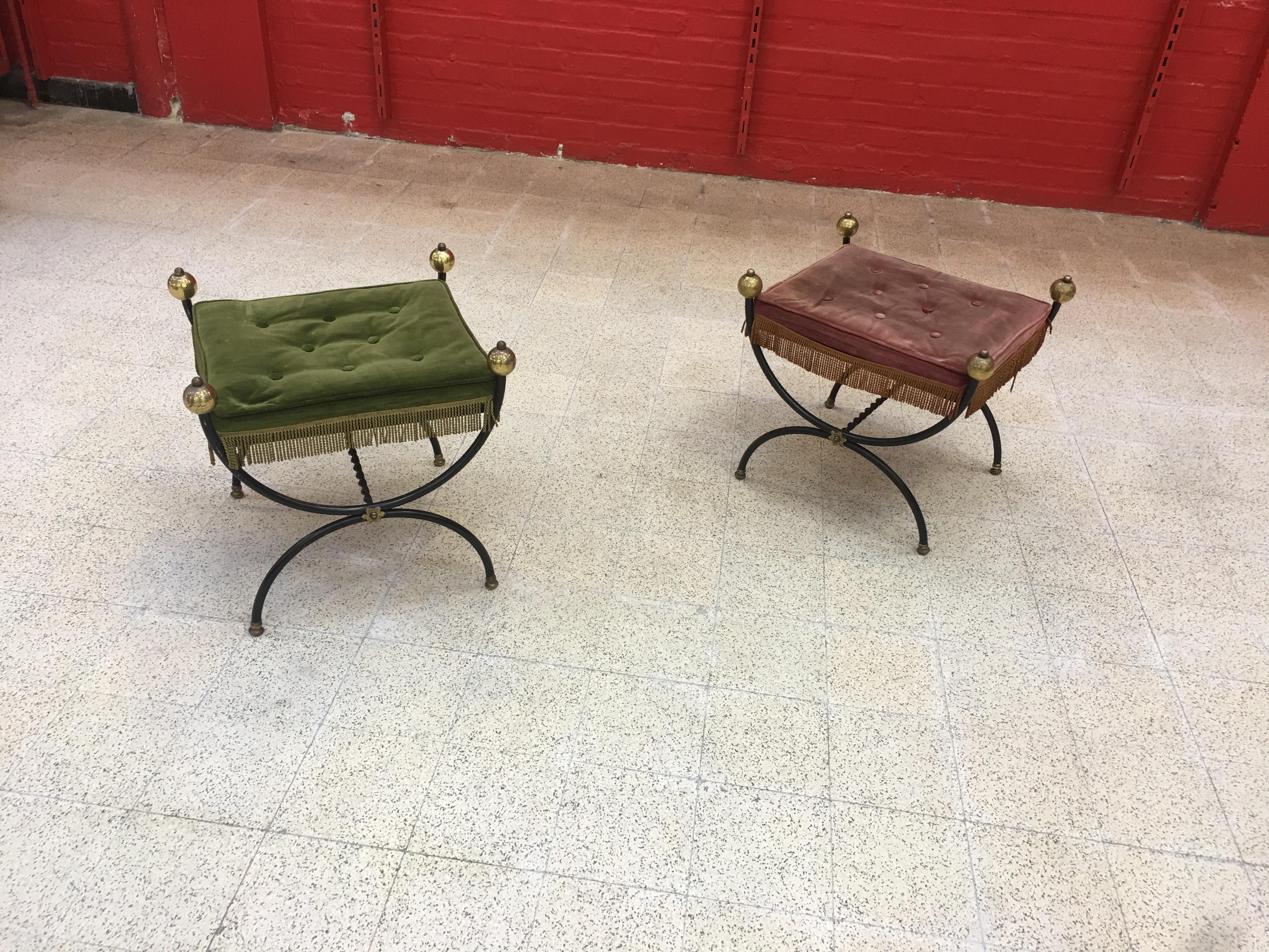 2 curule stools in lacquered metal, brass and velvet, circa 1950
original coating, worn.
the price is for one