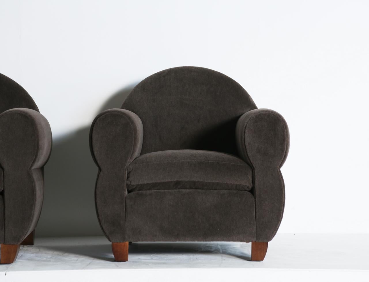 Art Deco Pair of Curvaceous Arm Chairs, Upholstered in Alpaca For Sale