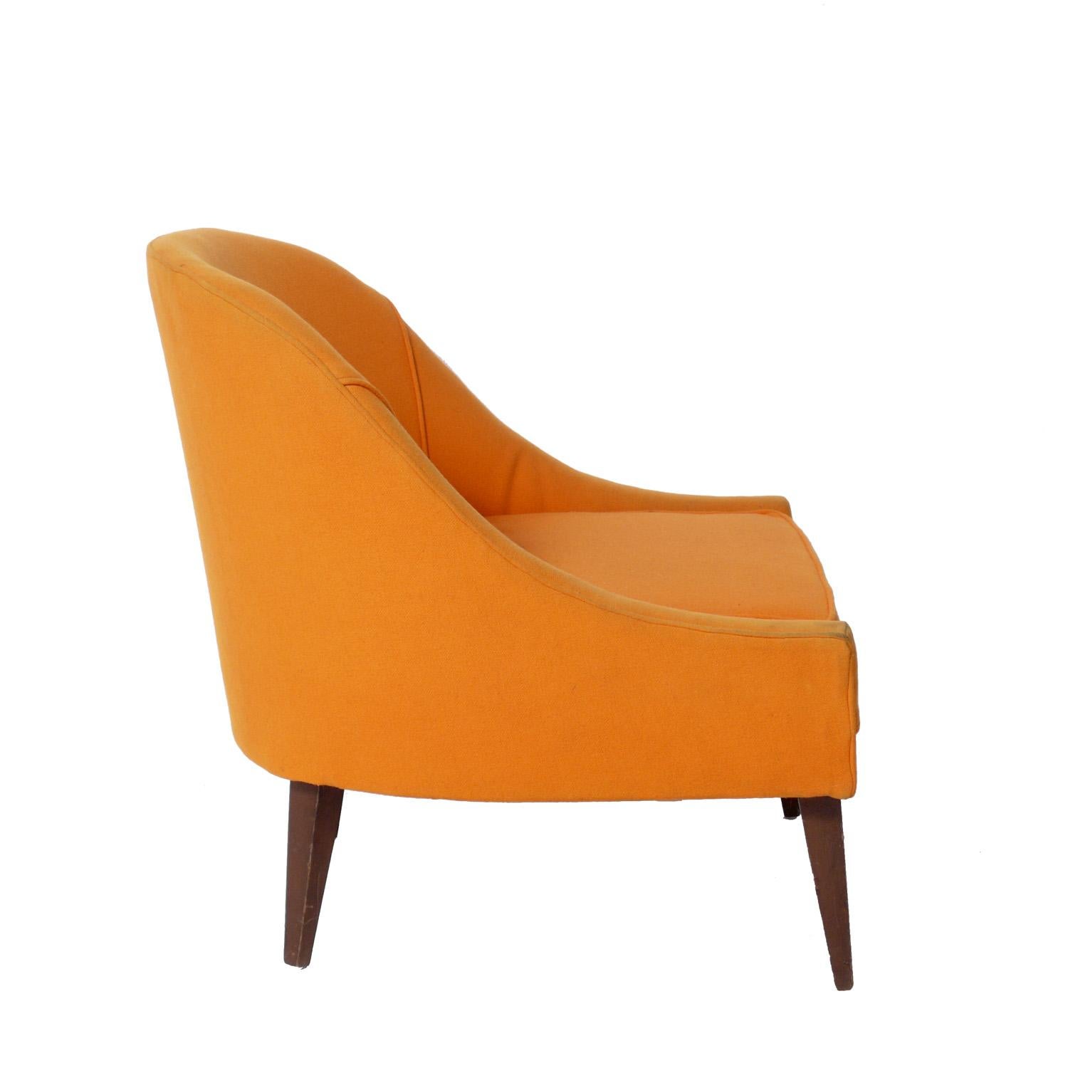 Mid-Century Modern Pair of Curvaceous Midcentury Lounge Chairs For Sale