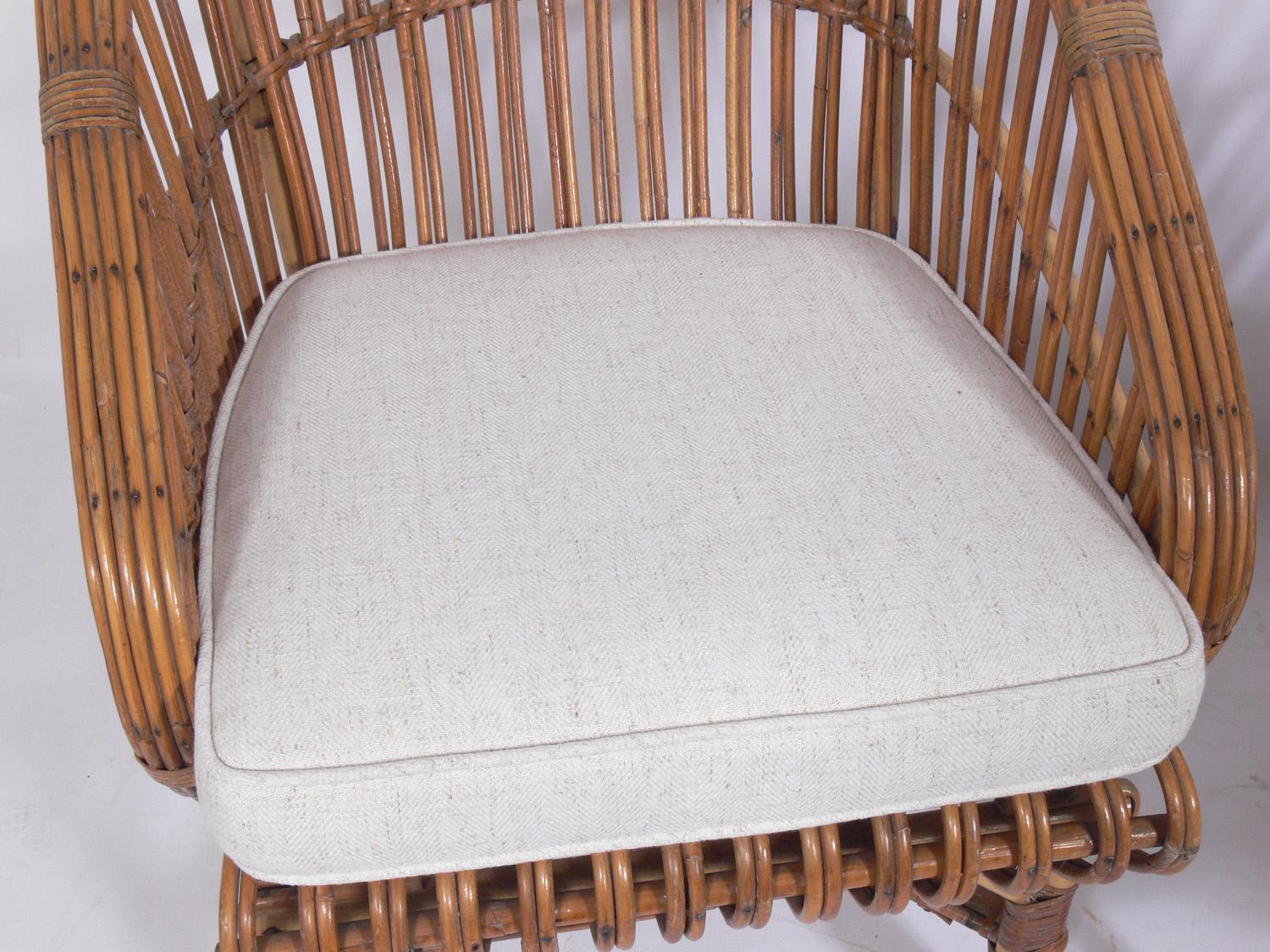 Pair of Curvaceous Rattan Chairs In Good Condition In Atlanta, GA
