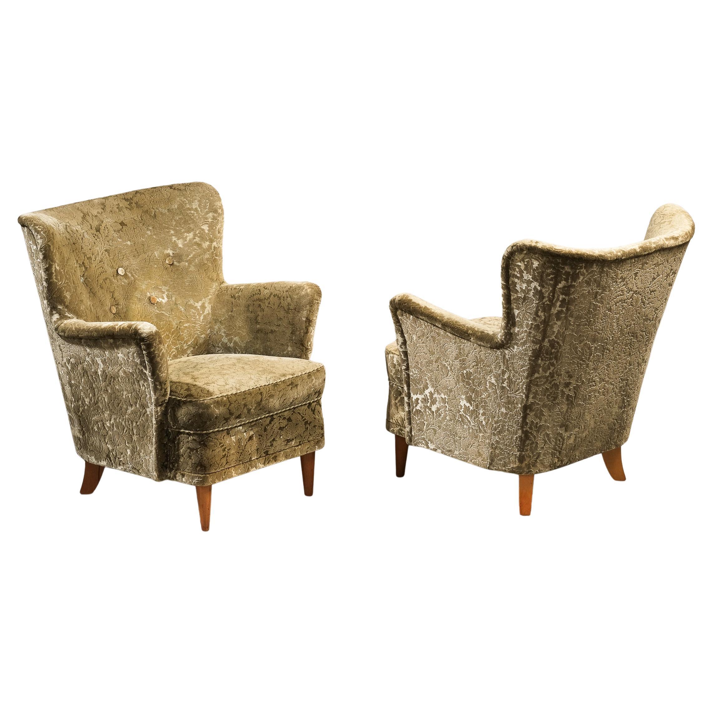 Pair Of Curved Back Finnish Lounge Chairs, 1950s