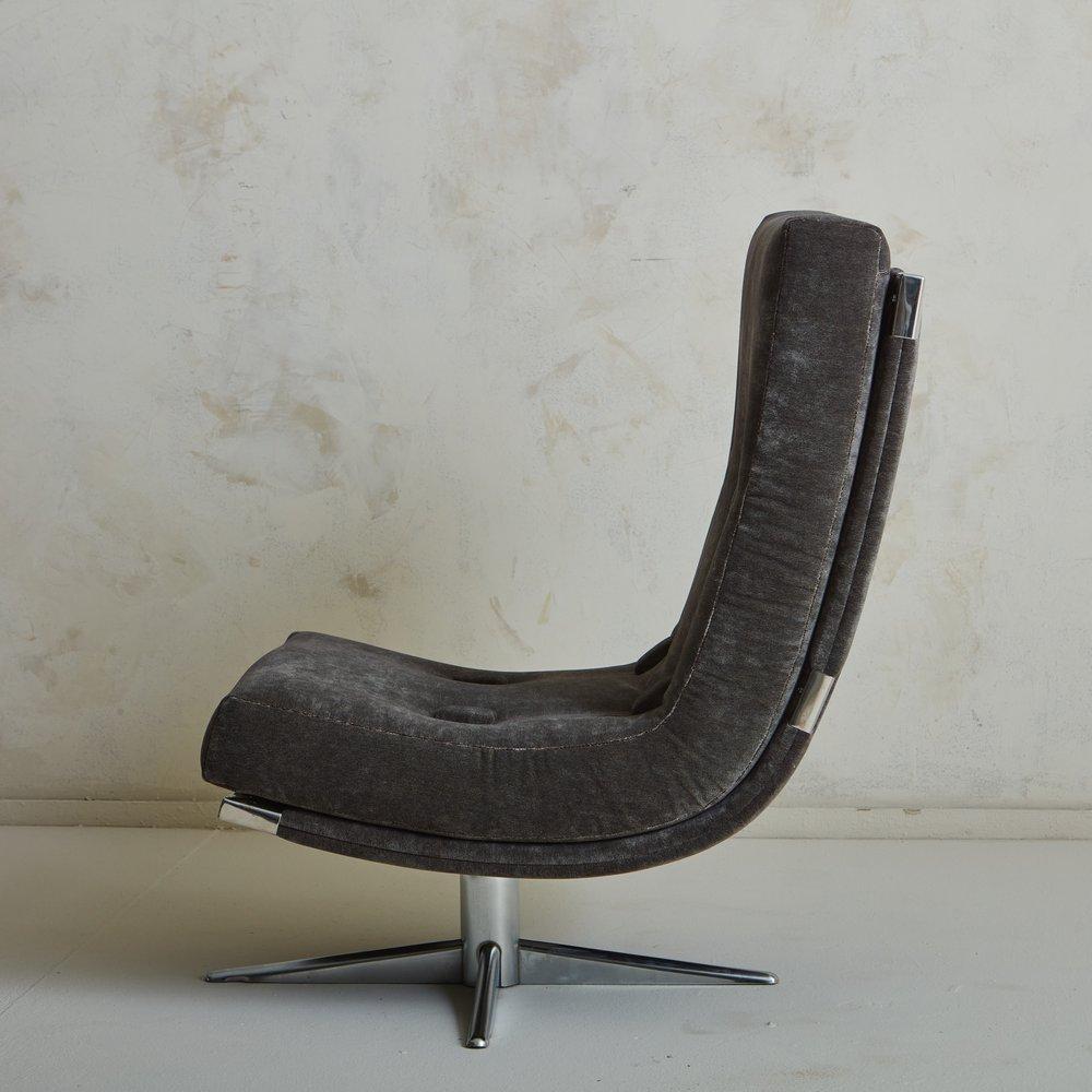 Mid-Century Modern Pair of Curved Chrome Swivel Chairs in Gray Velvet, France, 1960s