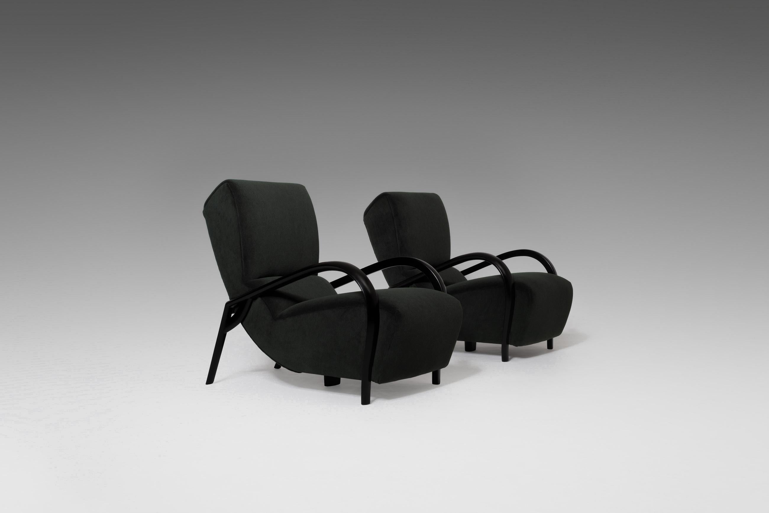 Mid-Century Modern Pair of Curved Italian Lounge Chairs