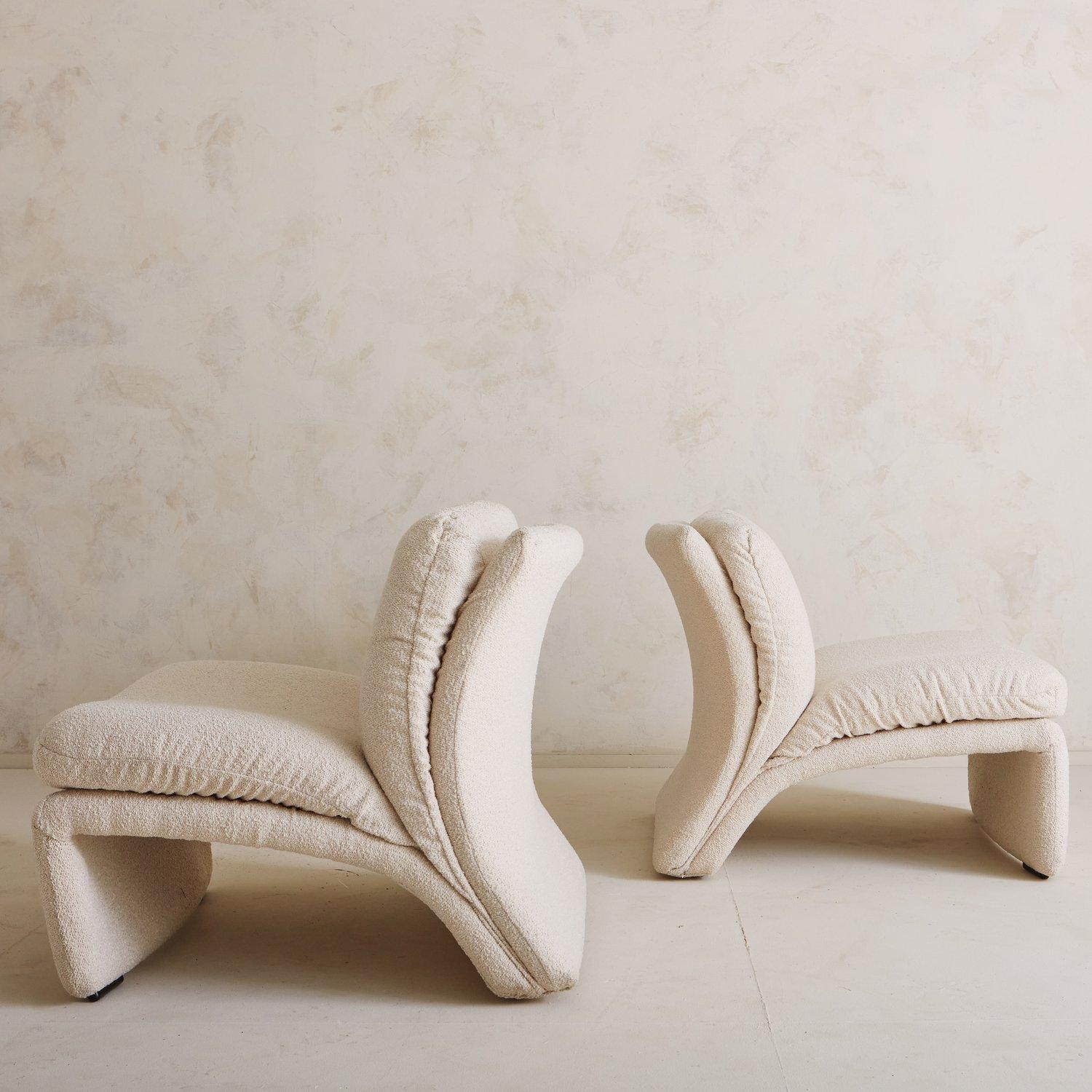 Mid-Century Modern Pair of Curved Ivory Lounge Chairs, Italy 20th Century