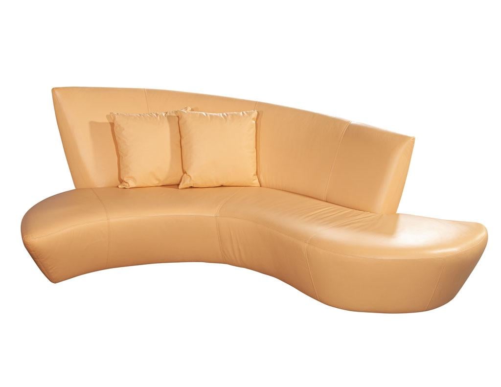 Late 20th Century Pair of Curved Leather Mid-Century Modern Sofas by Weiman