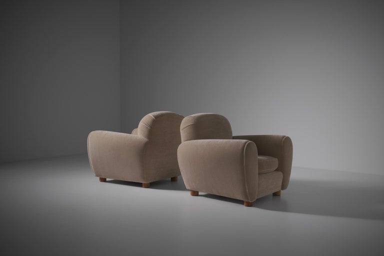 Mid-Century Modern Pair of Curved Lounge Chairs in Oak & Mohair, 1950s For Sale