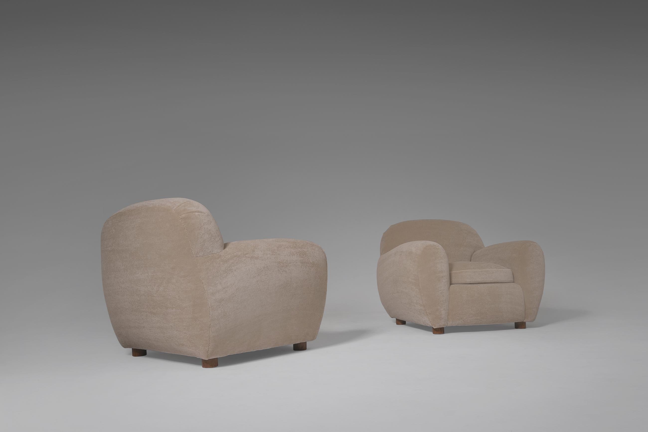 20th Century Pair of Curved Lounge Chairs in Oak & Mohair, 1950’s