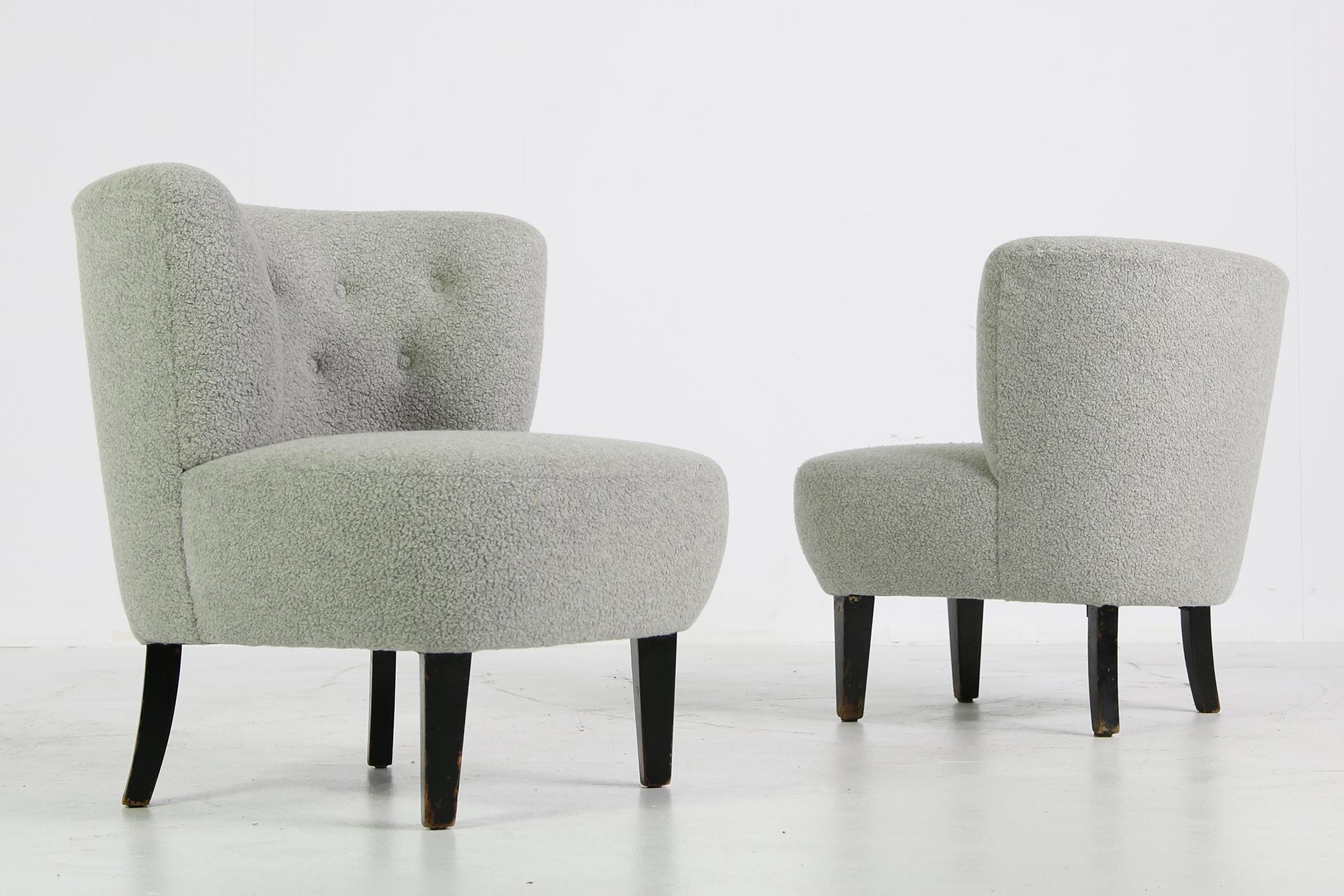 Beautiful 1950s lounge chairs, design attributed to Otto Schultz, Sweden, very rare pieces, vintage pieces, beechwood legs, new upholstery and covered with a teddy faux fur fabric, a boucle fabric in light grey, super soft cotton fur, soft to the