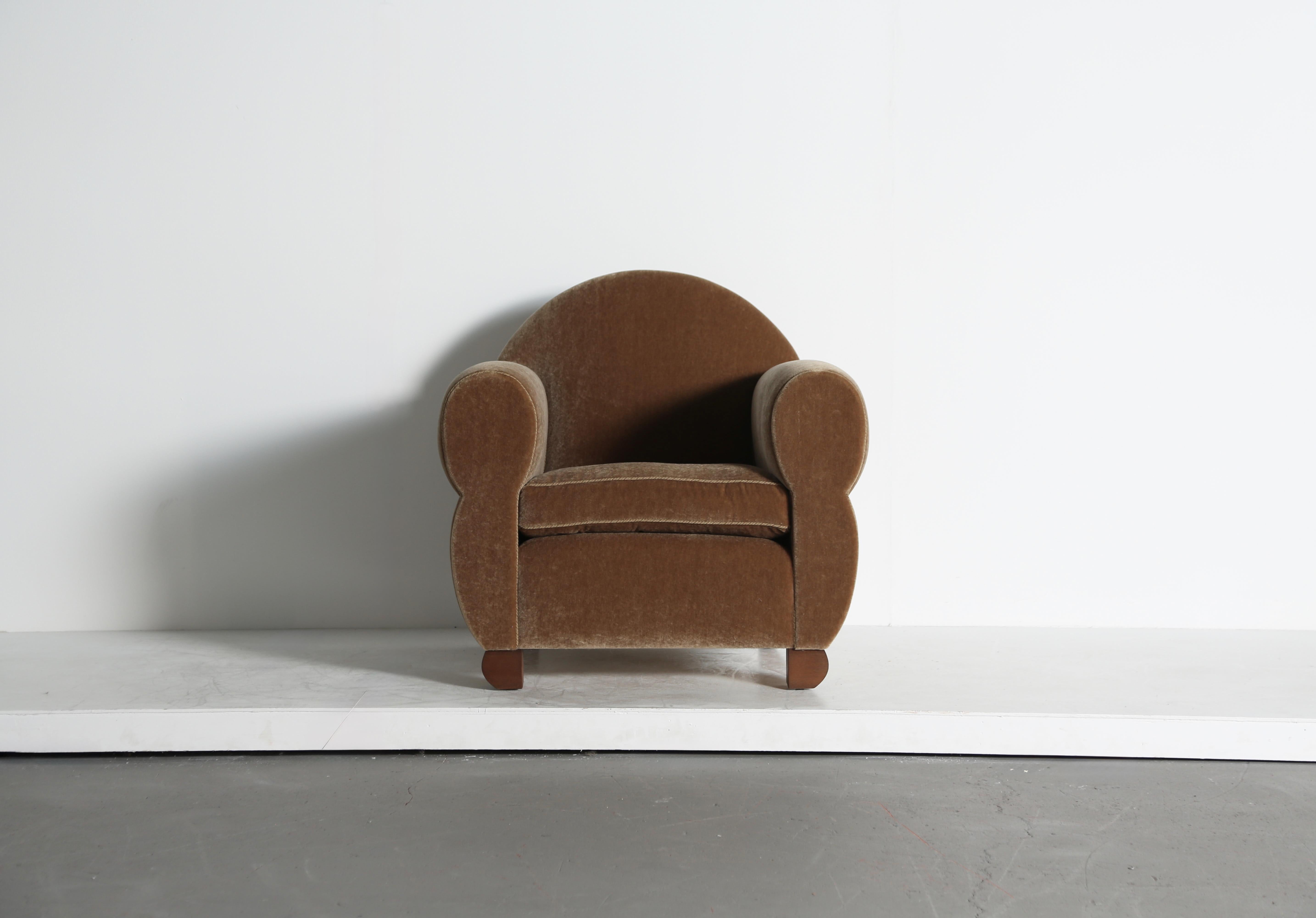 Coppia di poltroncine curvilinee, imbottite in puro mohair in vendita 5