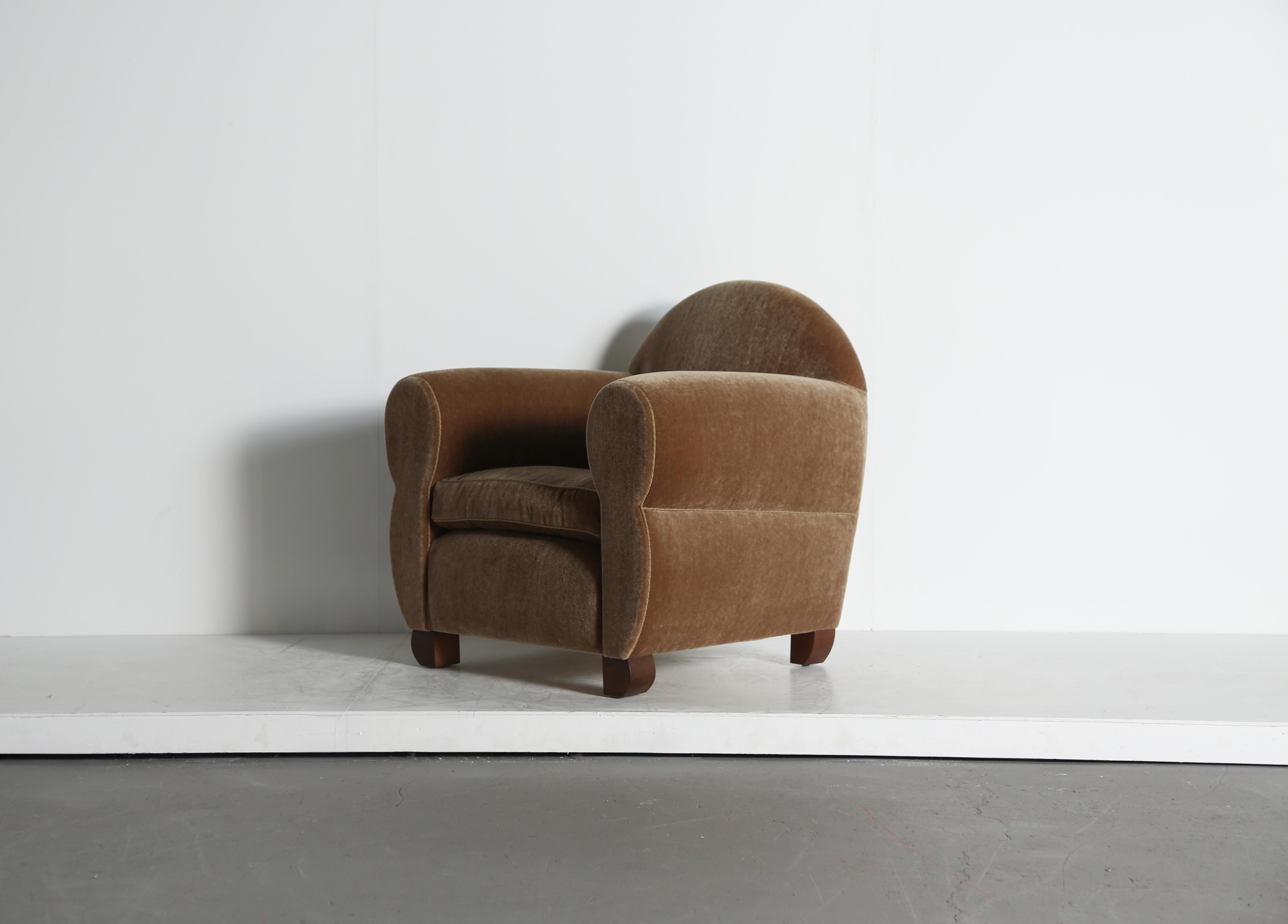 Coppia di poltroncine curvilinee, imbottite in puro mohair in vendita 6