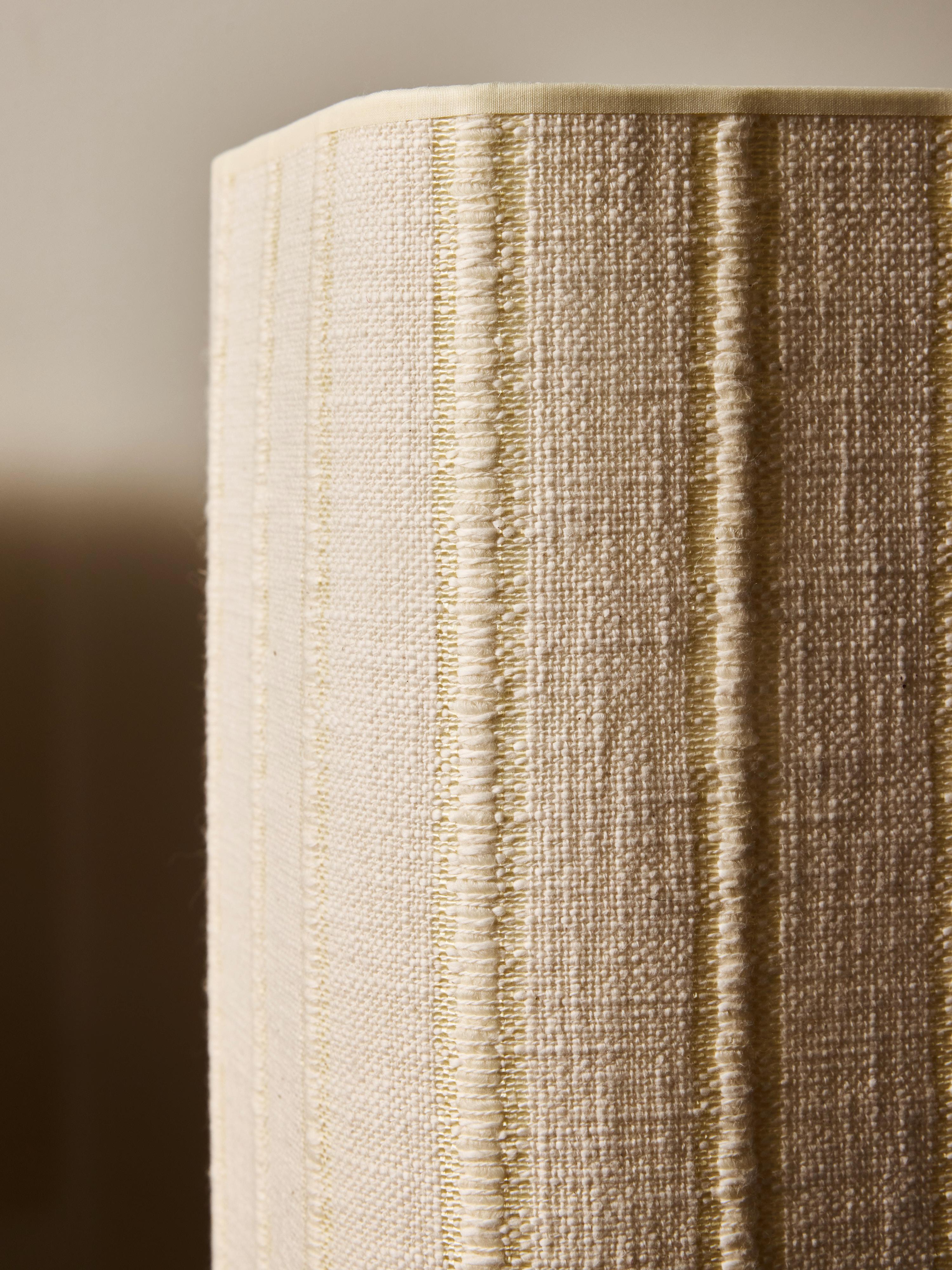 Paire de lampes de table en verre fumé et laiton en vente 2