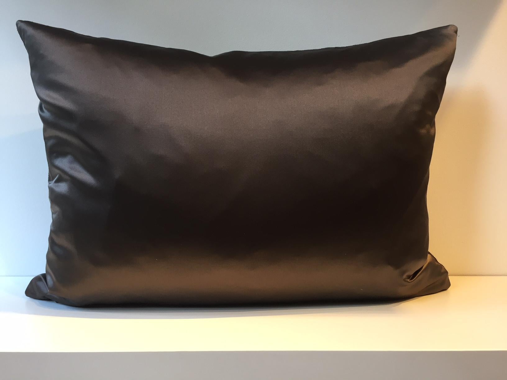 Pair of Cushions in Repp Silk Color Chocolate Brown In New Condition In Hamburg, DE