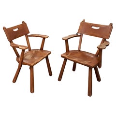 Retro Pair of Cushman Furniture Co. Early American Carved Wood Captain's Dining Chairs