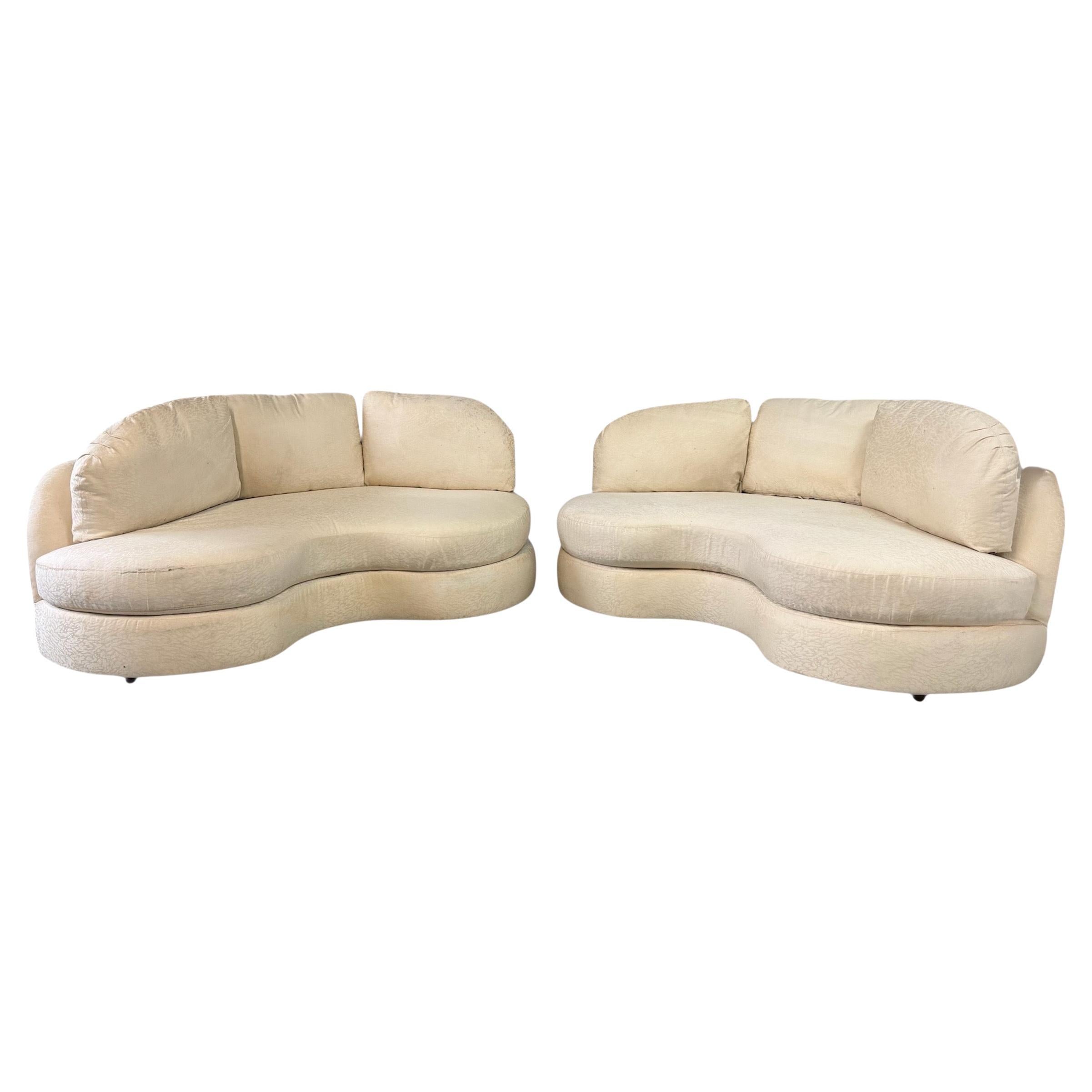 Zwei geschwungene Sessel nach Maß aus den 1980er Jahren für Classic Gallery Mid Century