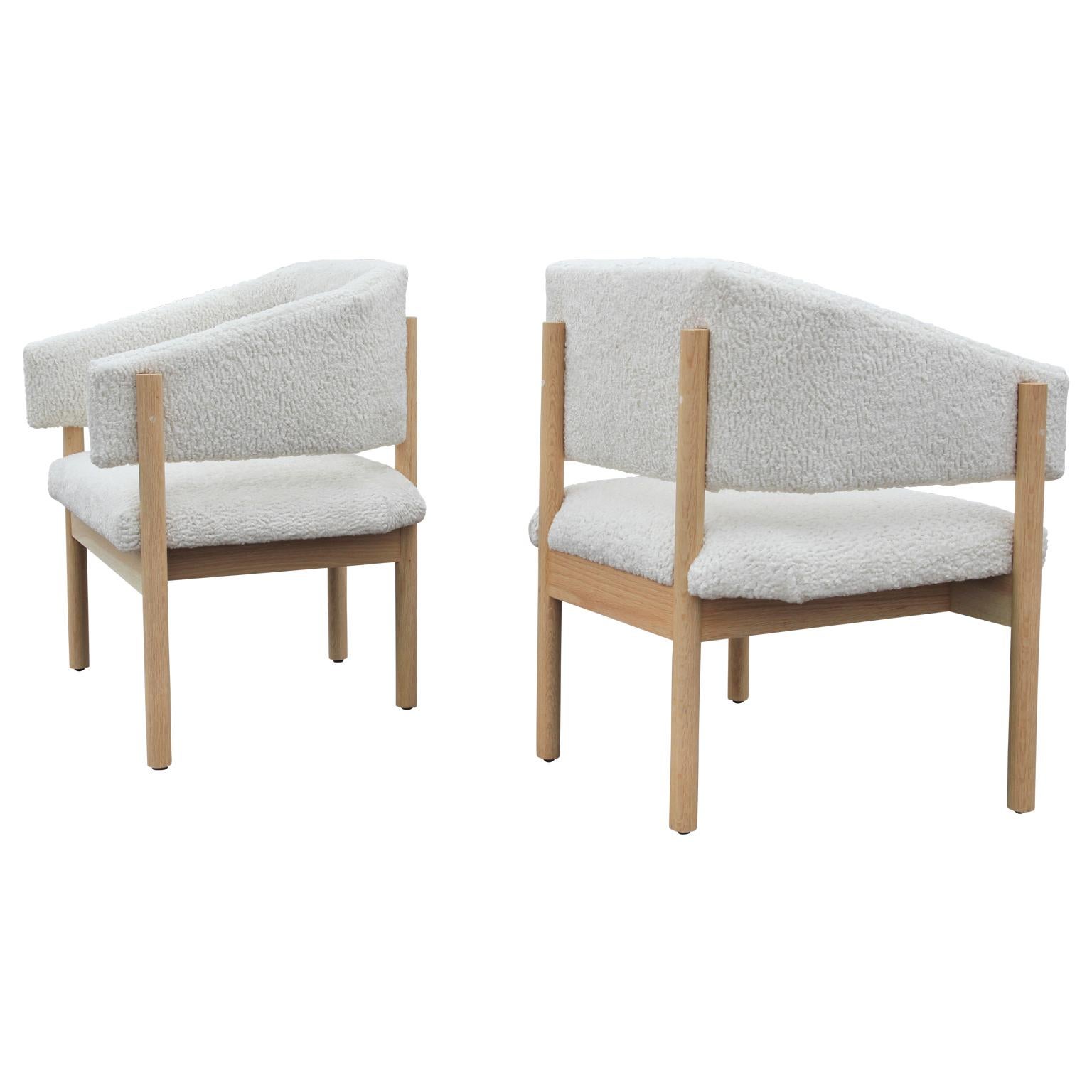 Pair of custom Angular Post-Modern Shearling & bleached white oak lounge chairs. More finishes and fabric available. Shearling style fabric is from Kravet. 
 

Measures: Seat height - H 16 in. 
Arm height - H 24 in.