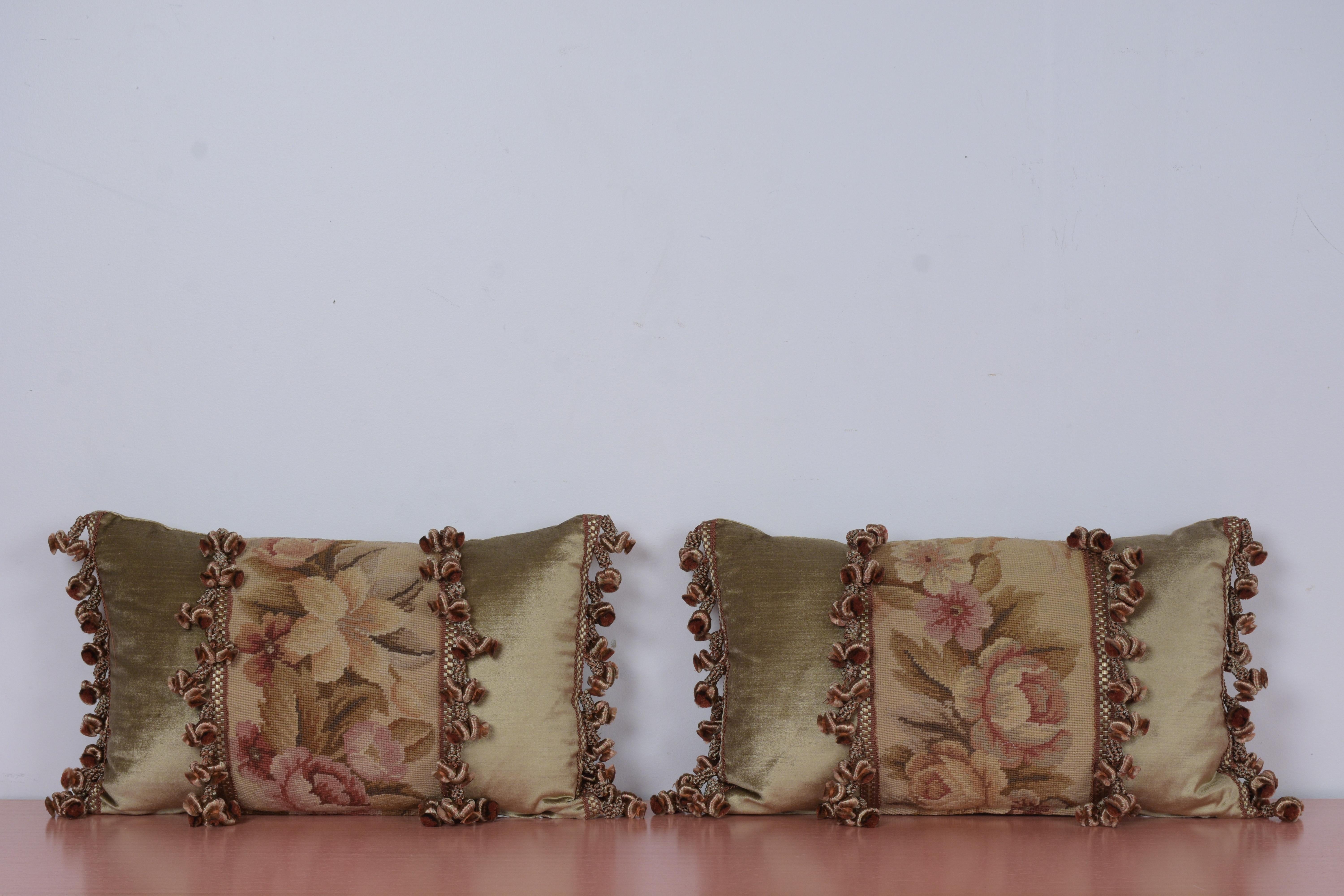 Pair of Custom Antique Tapestry Accent Pillows In Good Condition In Los Angeles, CA