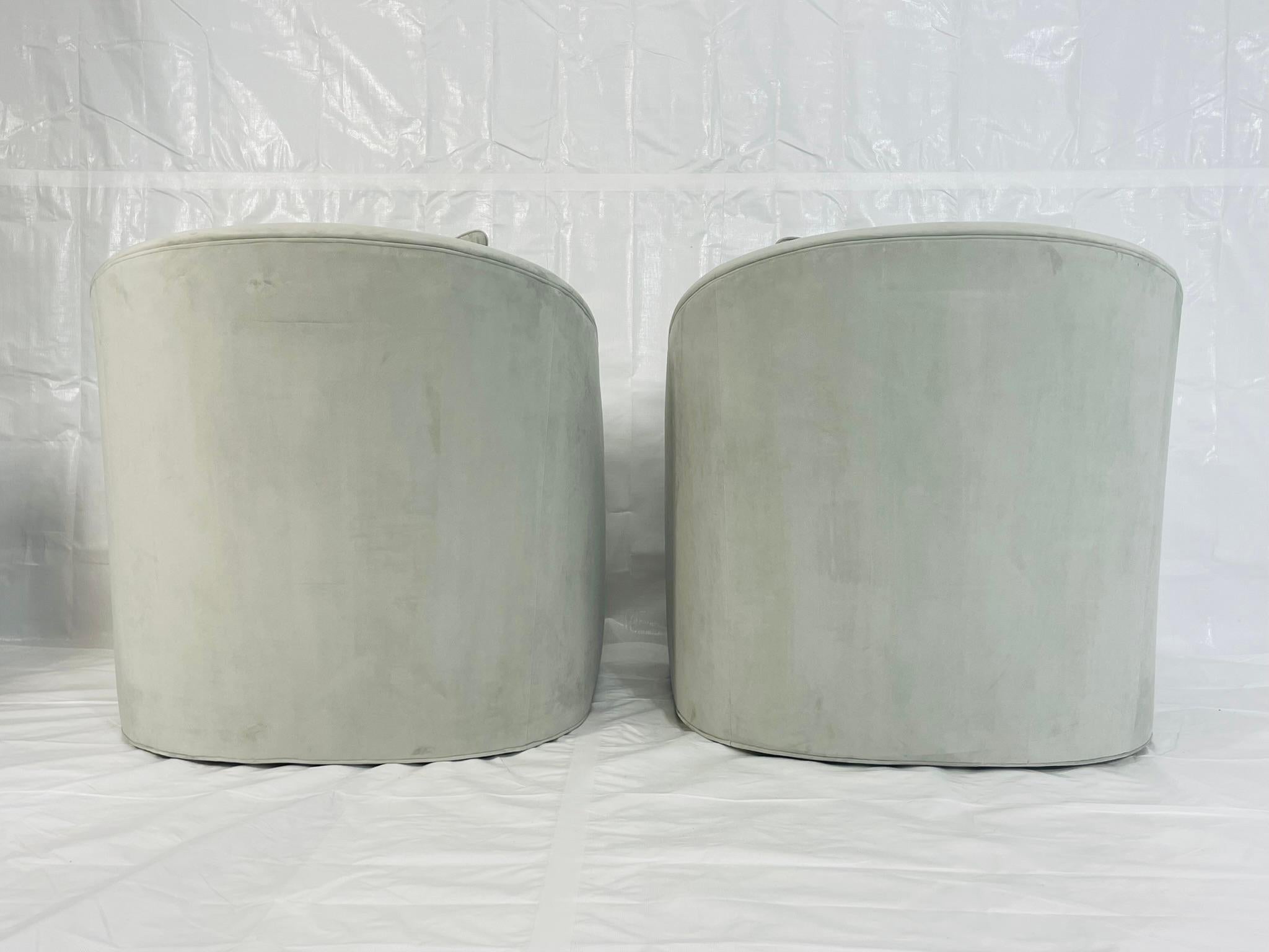Late 20th Century Pair of Custom Barrel Swivel Lounge Chairs by Custom Craft Upholsterers, USA For Sale