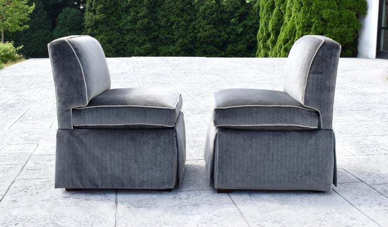 Contemporary Pair of Custom Billy Baldwin Style Slipper Chairs For Sale