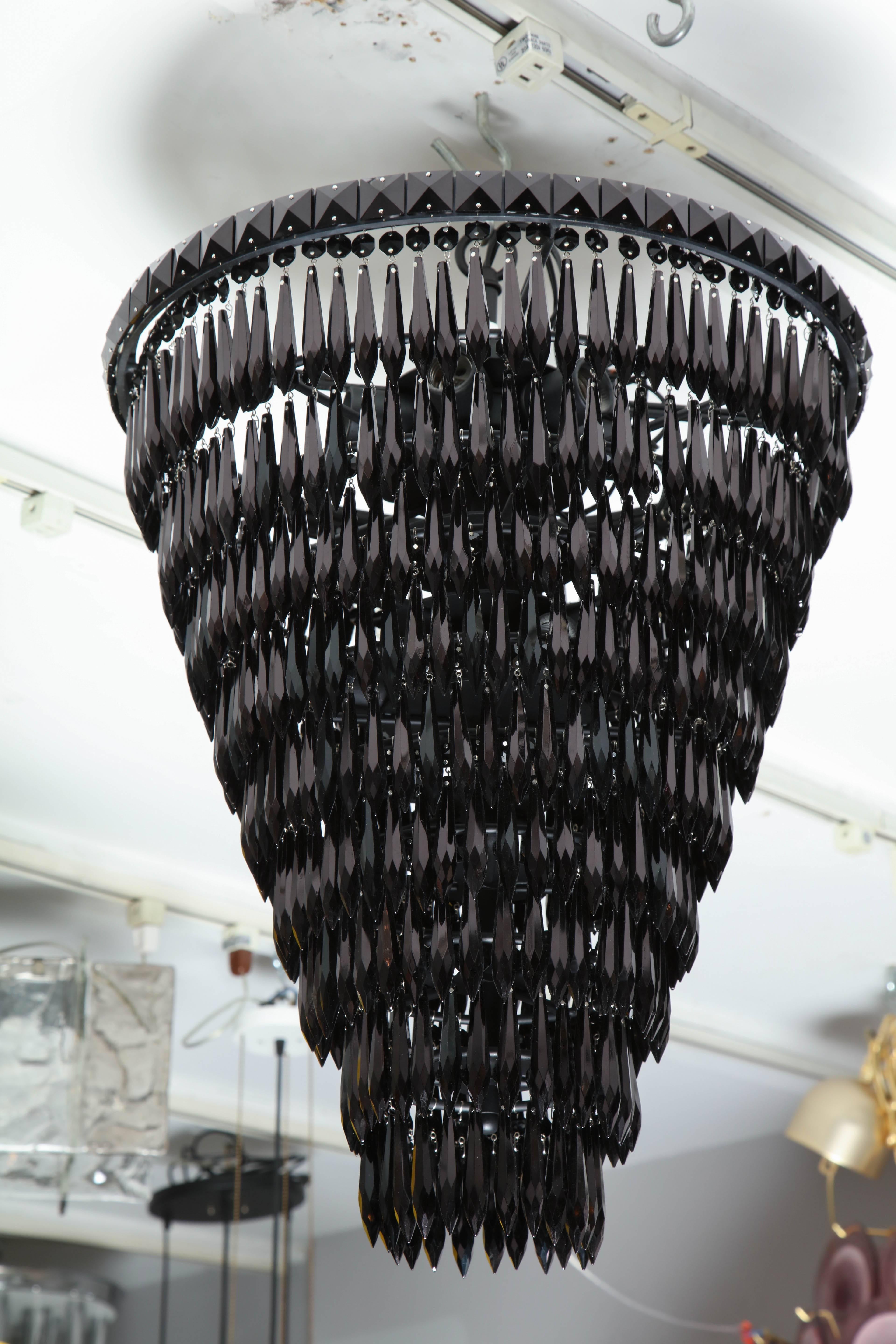 Américain Paire de Pendentifs personnalisés en cristal noir à franges en vente