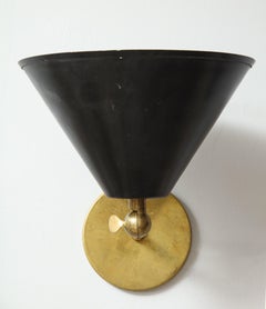 Ein Paar maßgefertigte Wandleuchter aus Messing, inspiriert von Midcentury-Design