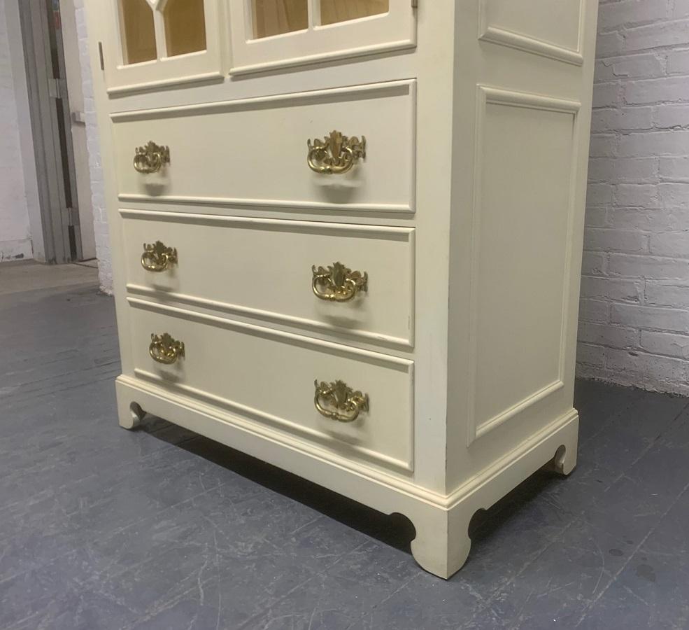Ottone Coppia di armadietti personalizzati in stile cineseria in vendita