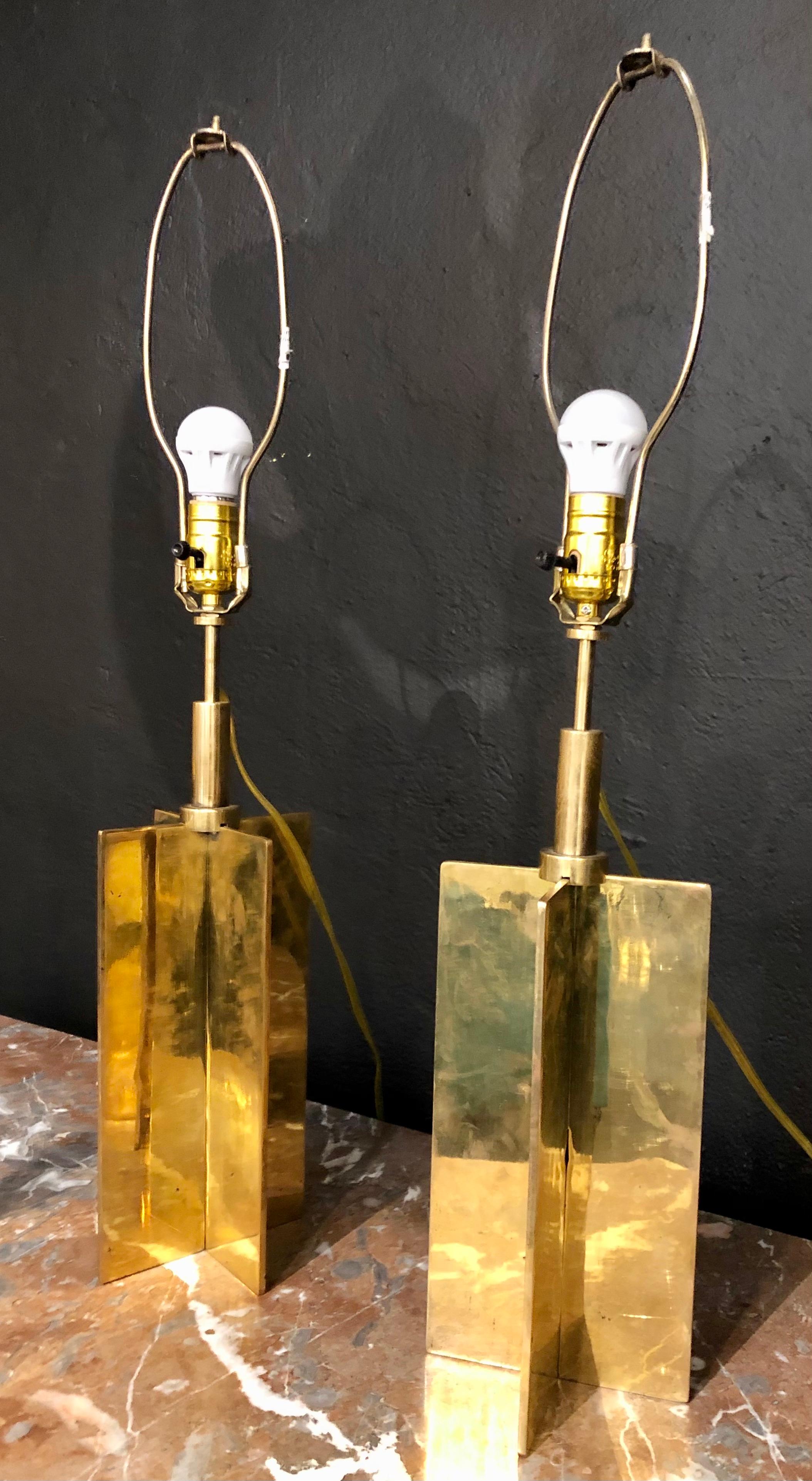 Hollywood Regency Paire de lampes Croisillion personnalisées dans le style de Jean Michel Frank en vente
