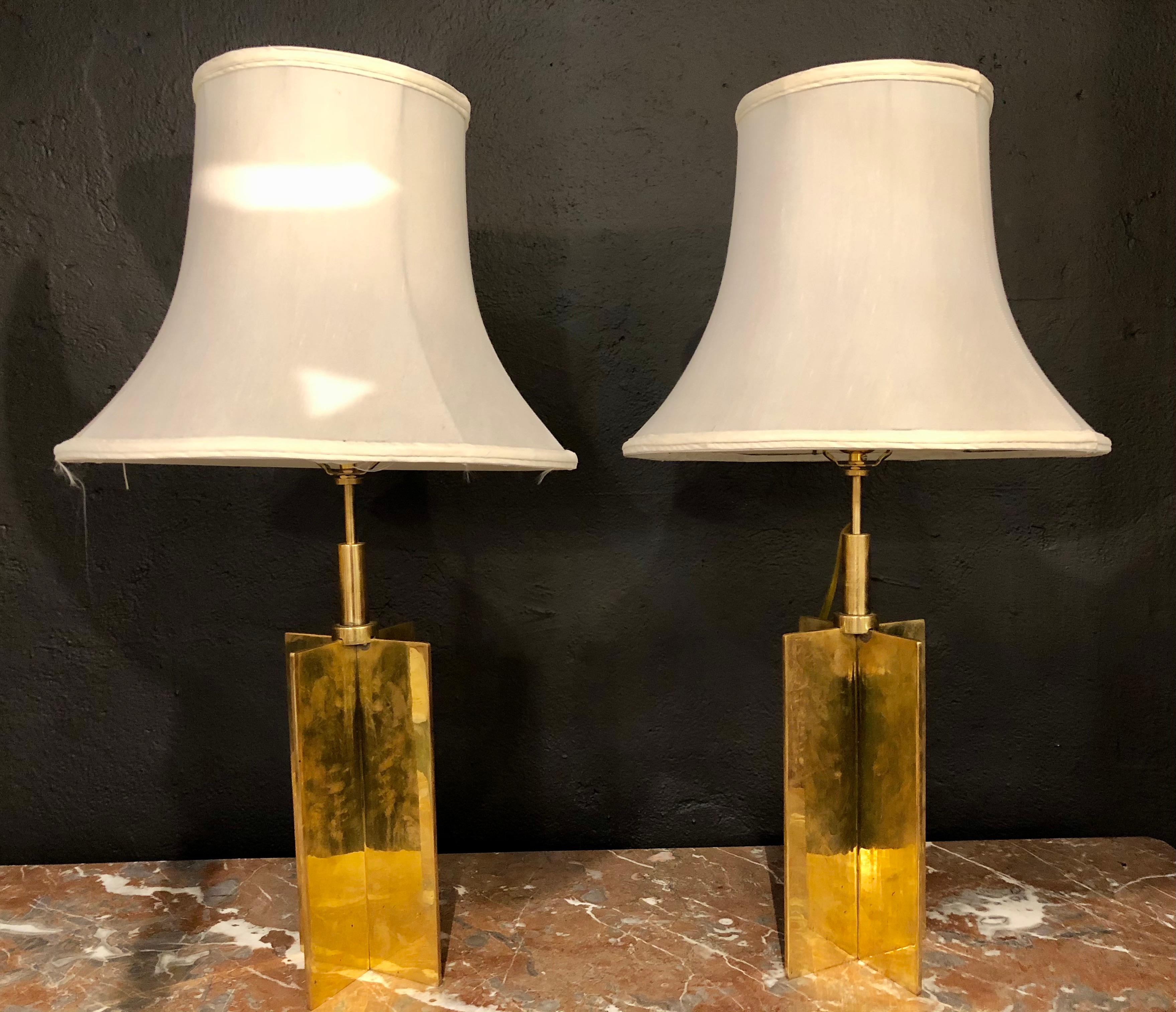 Fait main Paire de lampes Croisillion personnalisées dans le style de Jean Michel Frank en vente