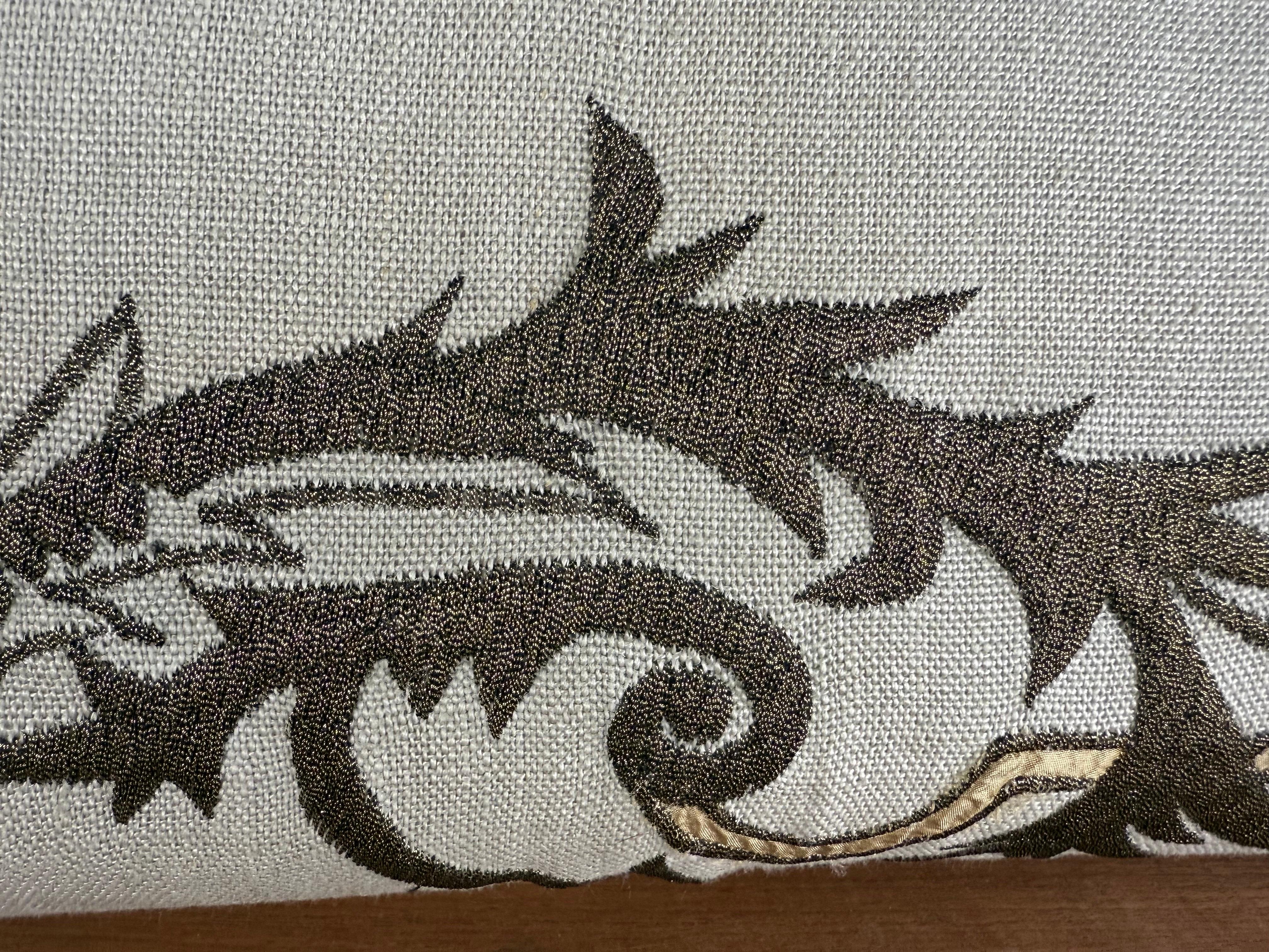 Neorococò Coppia di cuscini in lino ricamati personalizzati in vendita