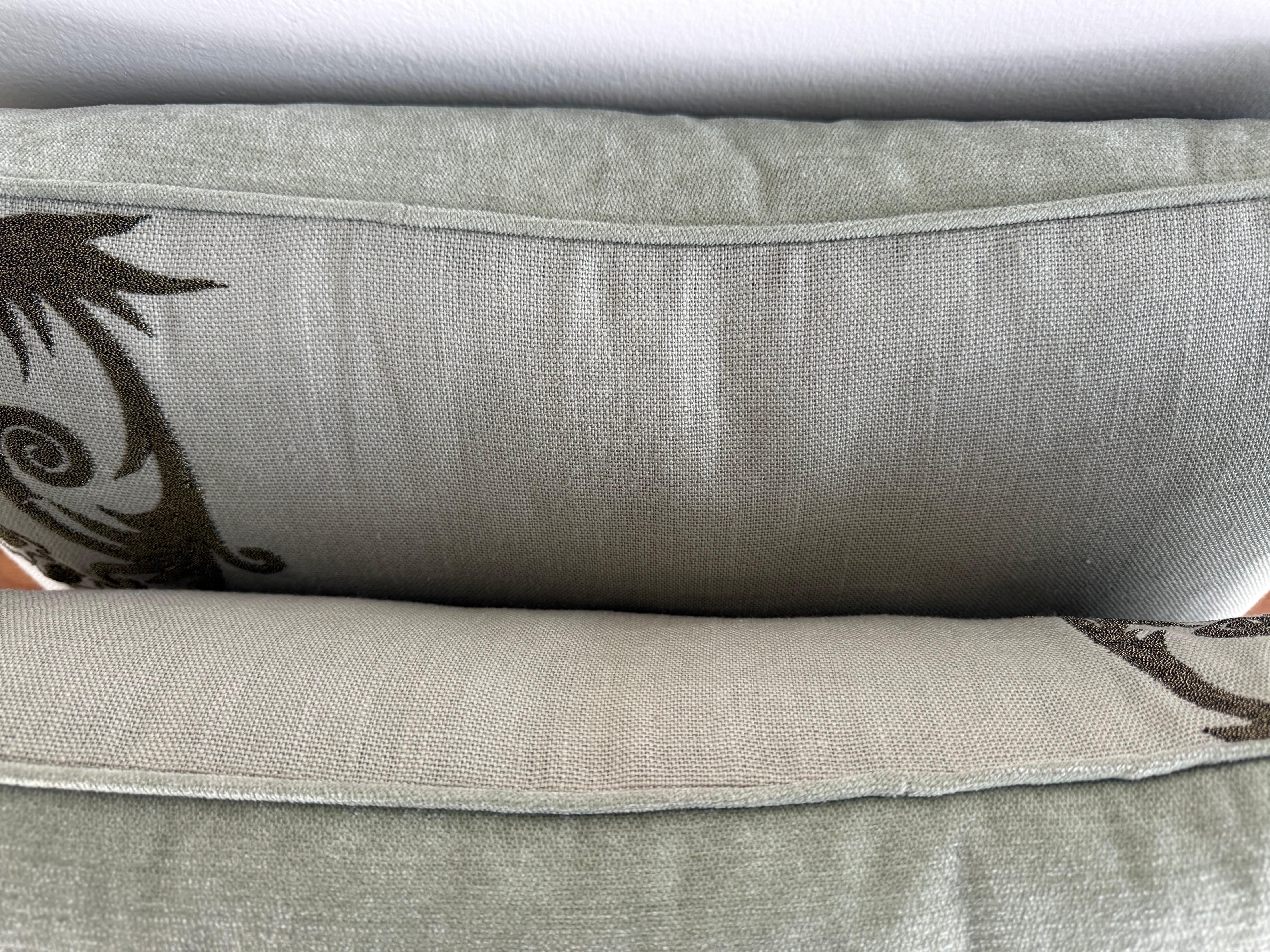 Lino Coppia di cuscini in lino ricamati personalizzati in vendita