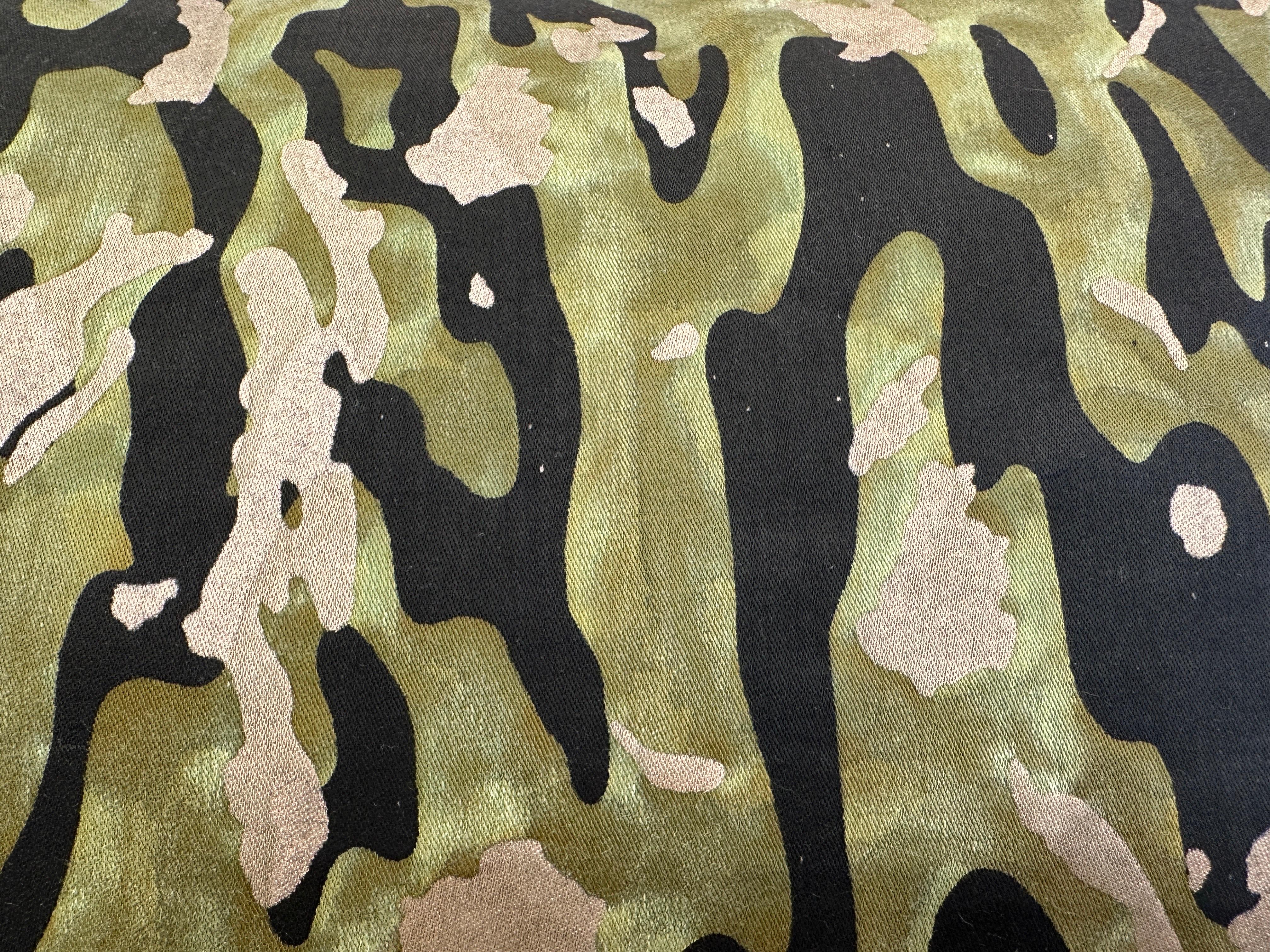 Paire de coussins décoratifs personnalisés en tissu camouflage Fortuny Neuf - En vente à East Hampton, NY