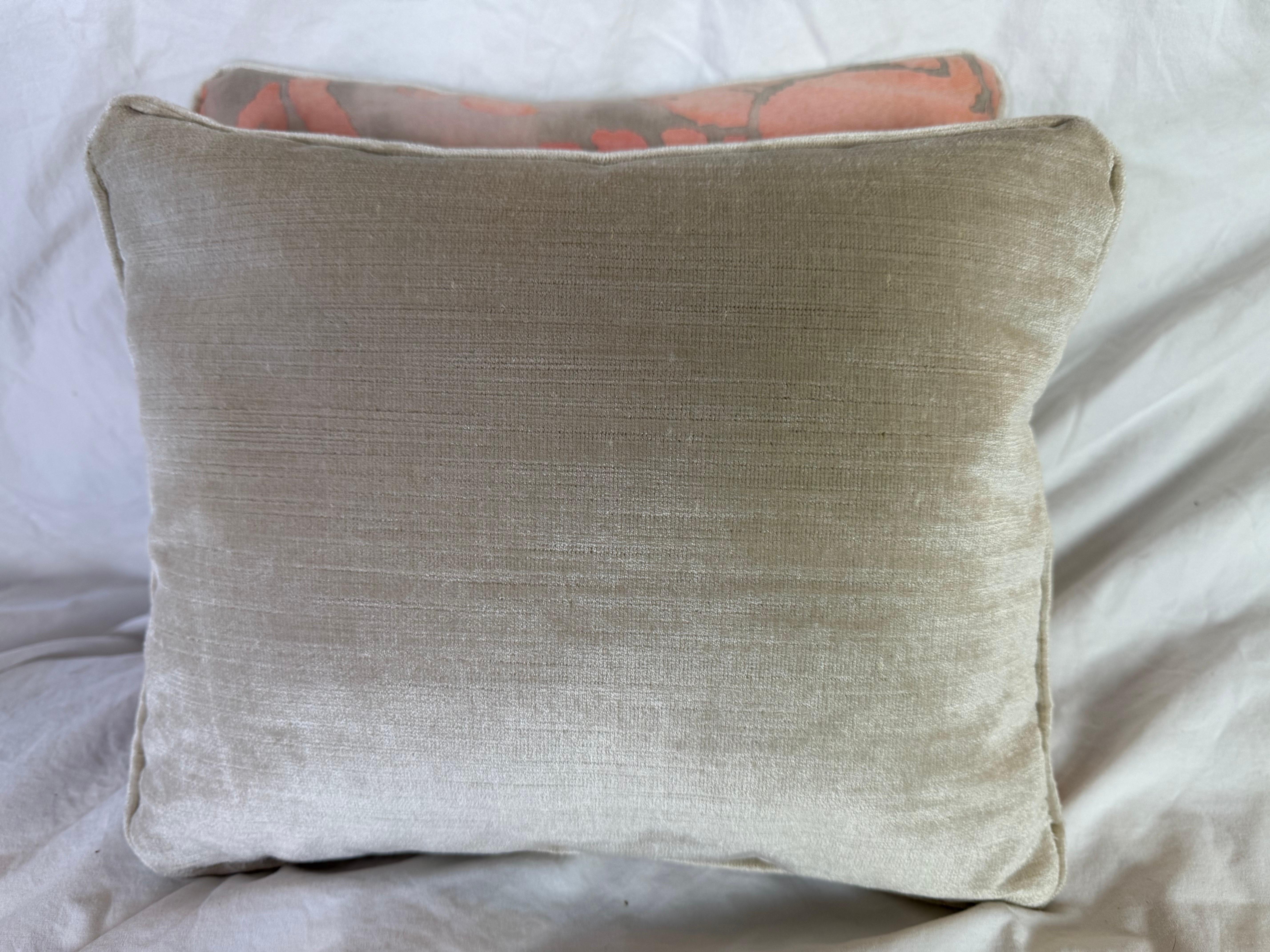 Coppia di cuscini personalizzati Fortuny In condizioni Nuovo in vendita a Los Angeles, CA