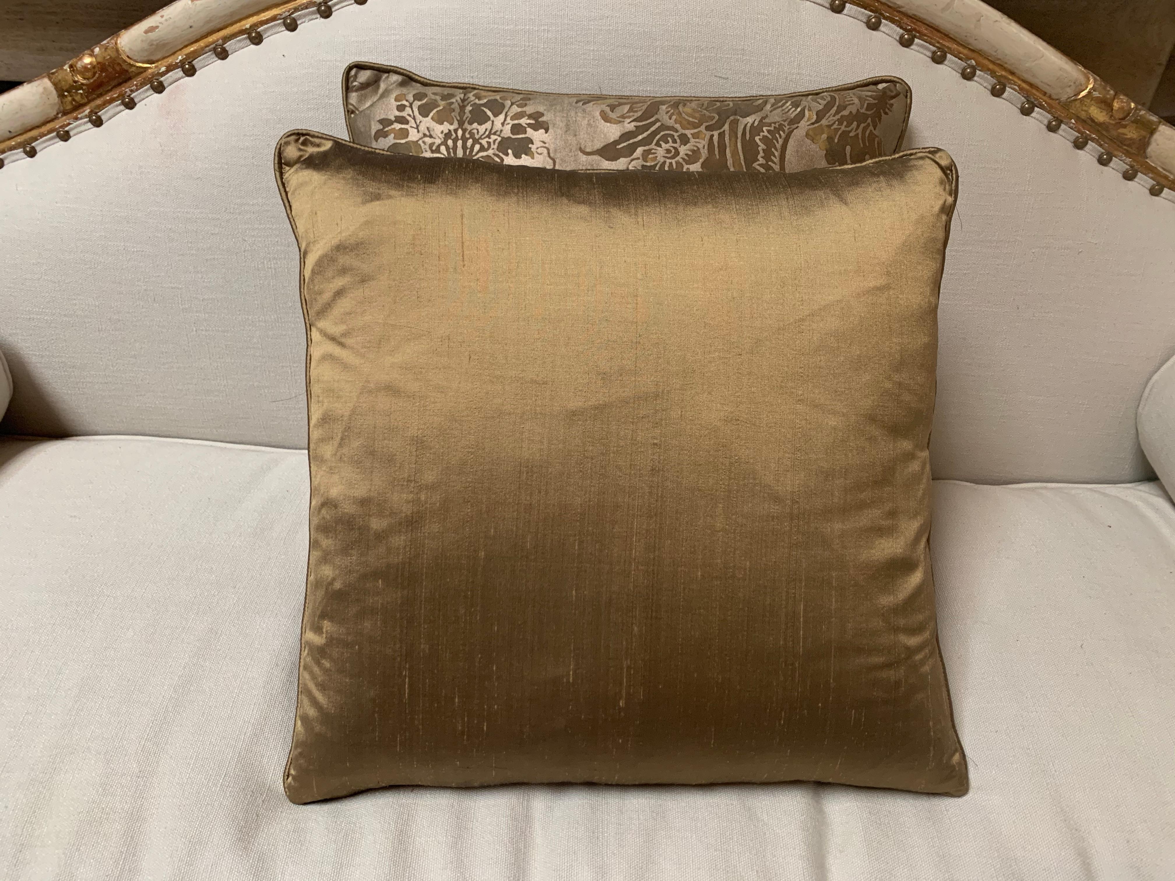 Pair of Custom Fortuny Pillows with Golden Silk Backs In New Condition In Los Angeles, CA