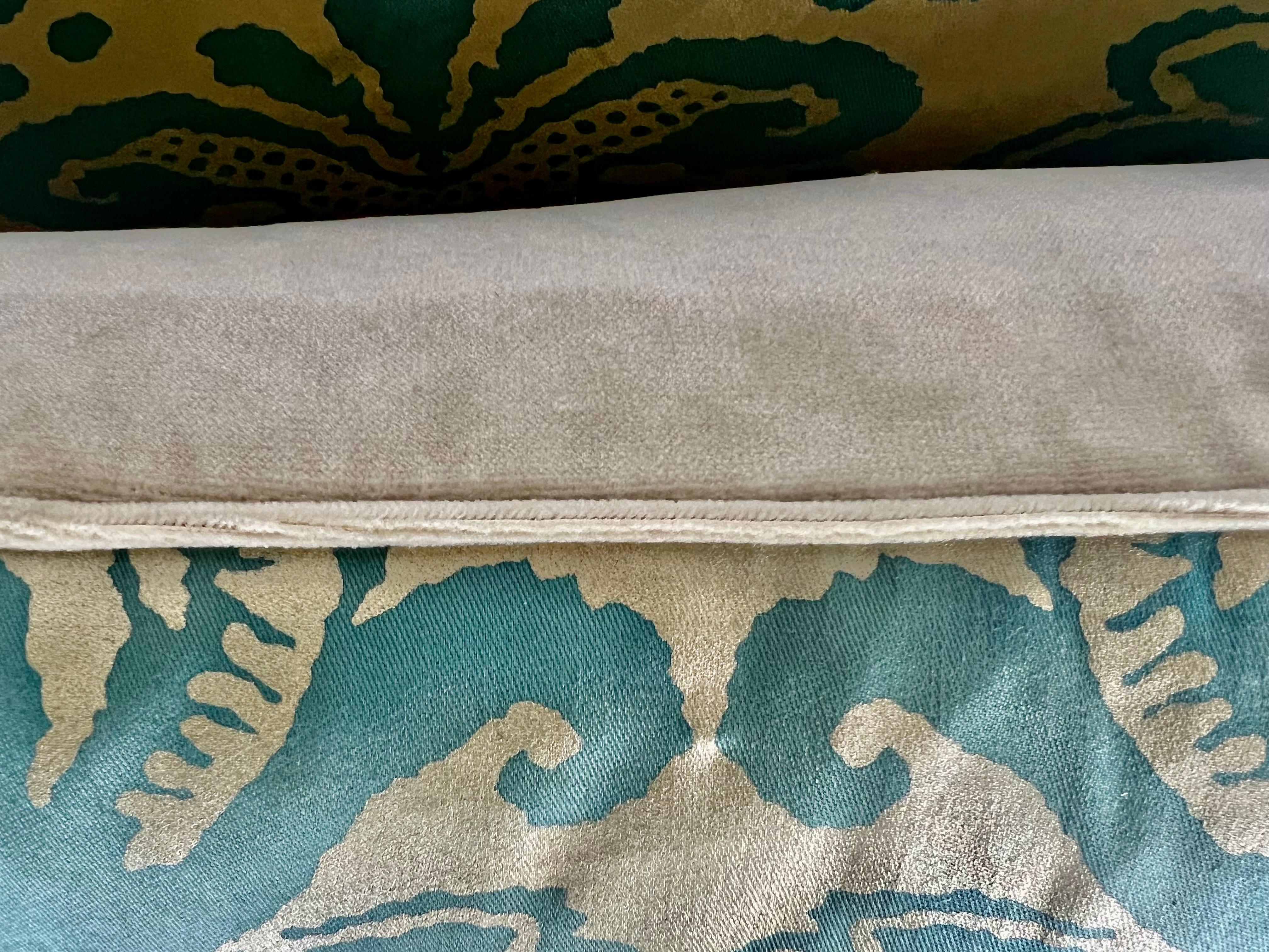 Pair of Custom Green & Metallic Gold Printed Linen Pillows In Good Condition In Los Angeles, CA