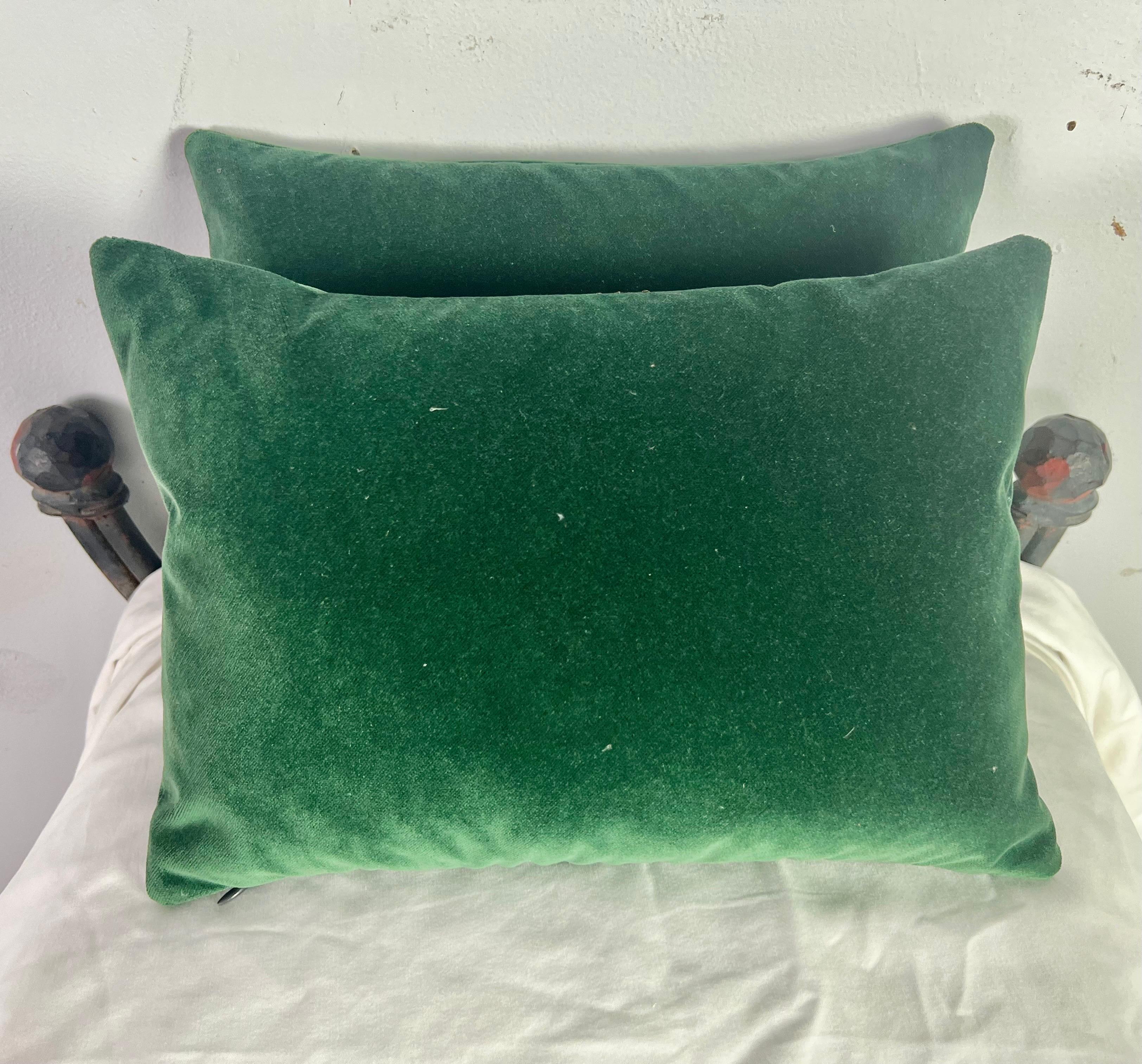 Pair of Custom Green Velvet Appliqué Pillows In Excellent Condition For Sale In Los Angeles, CA