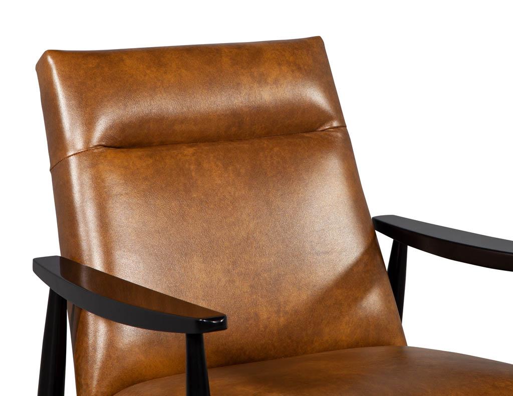 Pair of Custom Leather Lounge Chairs by Carrocel 2