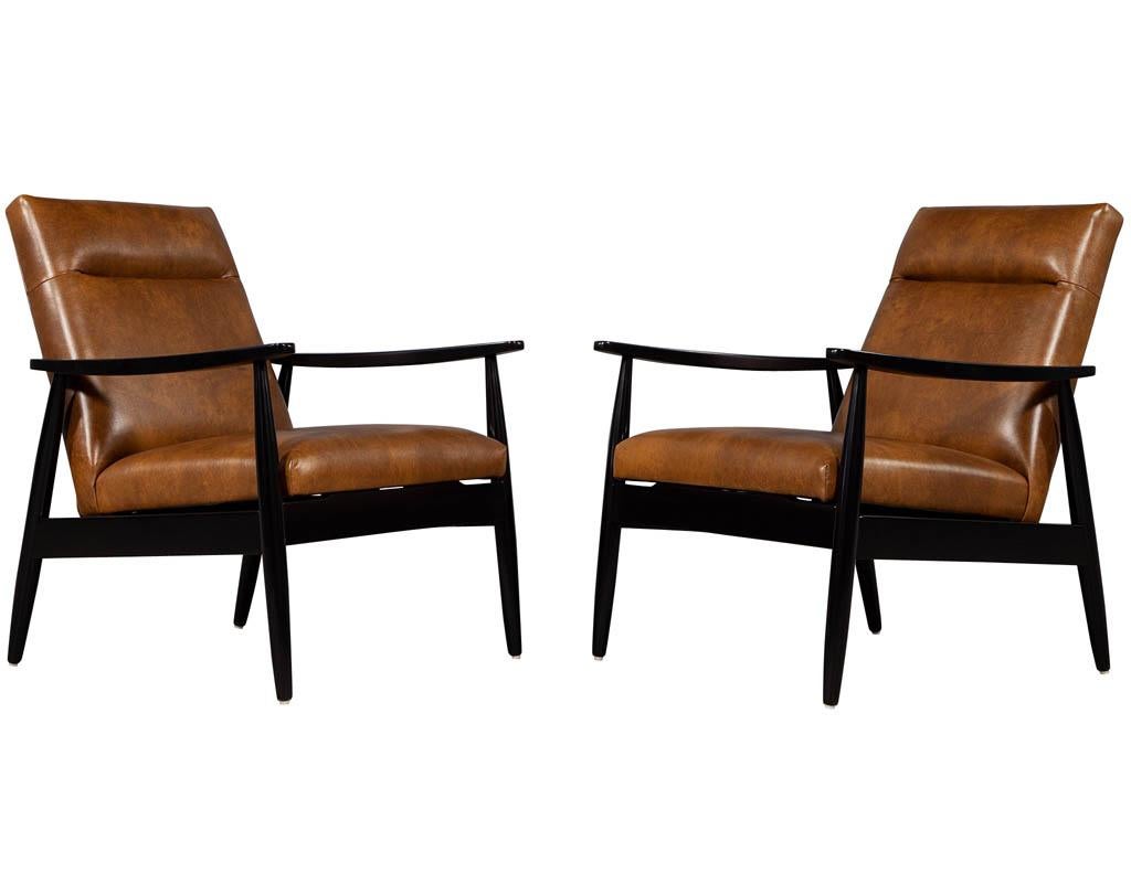 Mid-Century Modern Pair of Custom Leather Lounge Chairs by Carrocel