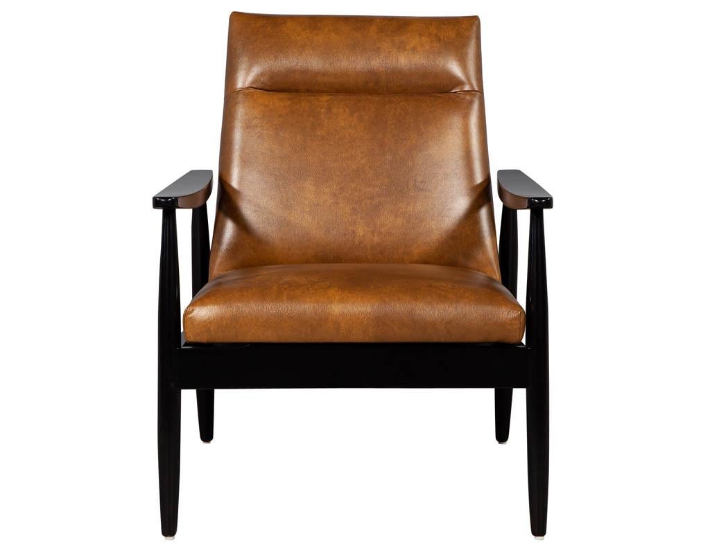 Pair of Custom Leather Lounge Chairs by Carrocel For Sale at 1stDibs