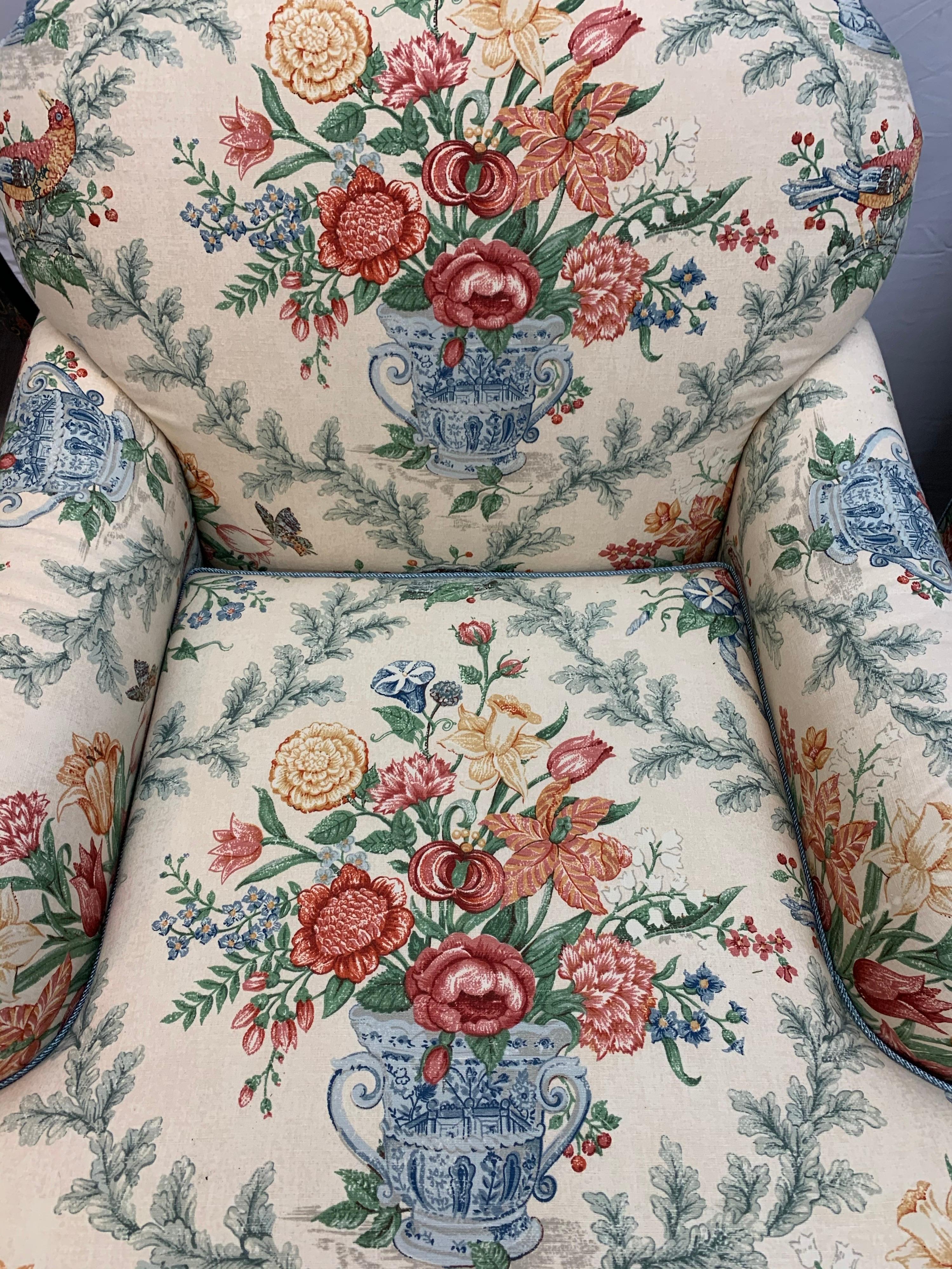 Pair of Custom Linen Blend Floral Chintz Club Chairs Armchairs In Good Condition In West Hartford, CT