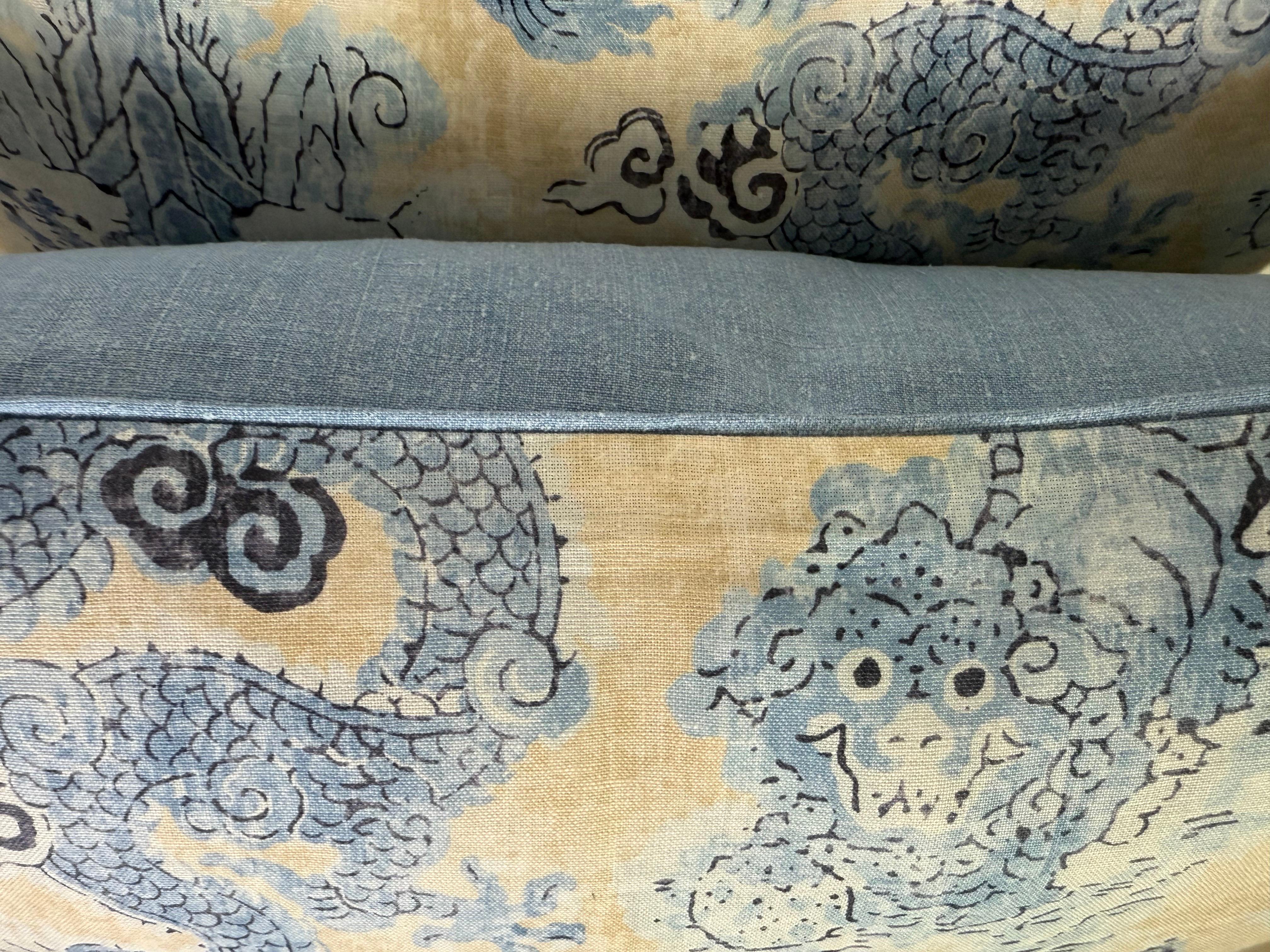 Americano Coppia di cuscini Dragon in lino personalizzati in vendita