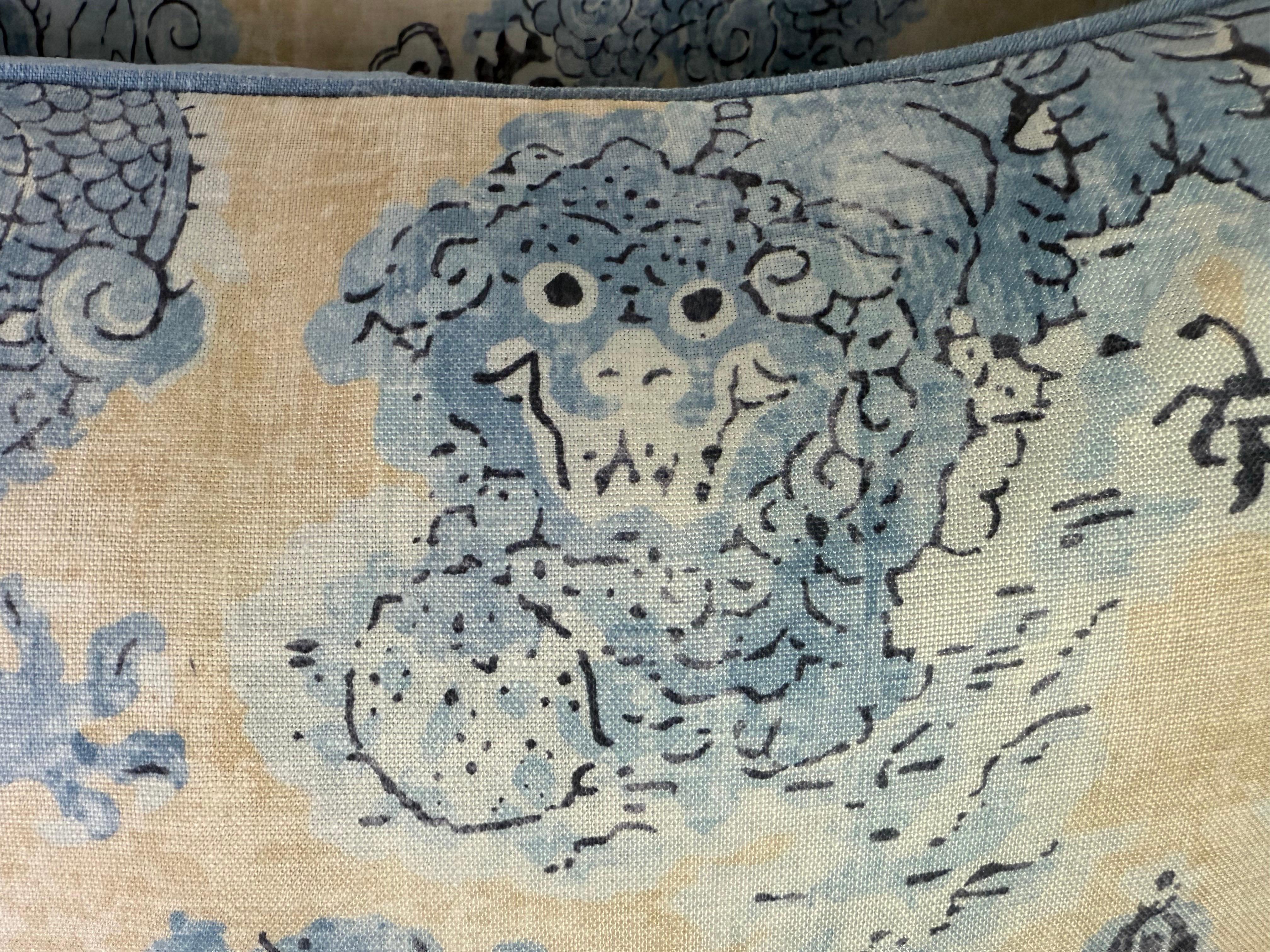 Coppia di cuscini Dragon in lino personalizzati In condizioni Nuovo in vendita a Los Angeles, CA