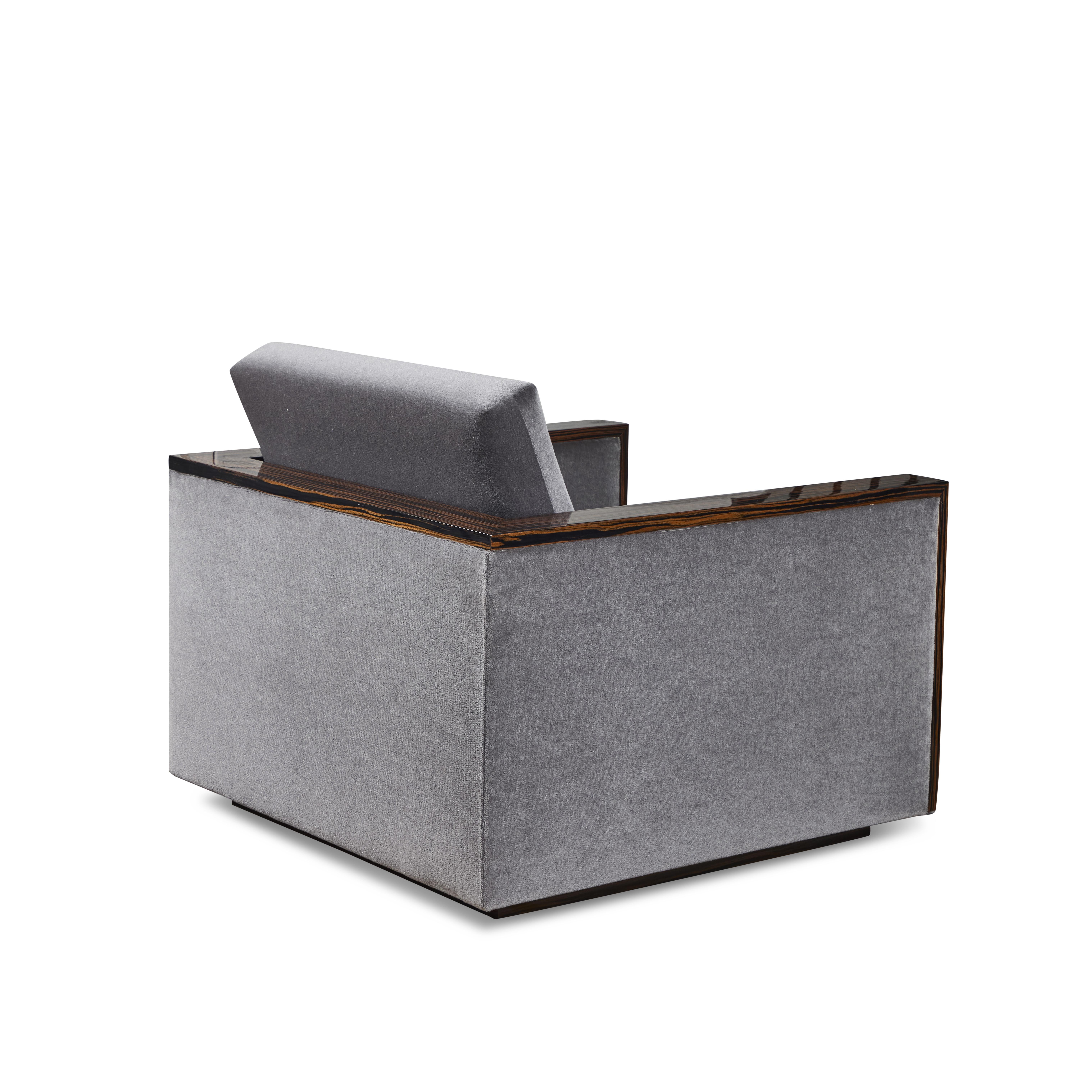 Paar Custom Lounge Stühle aus Makassar-Ebenholz und Mohair (amerikanisch) im Angebot