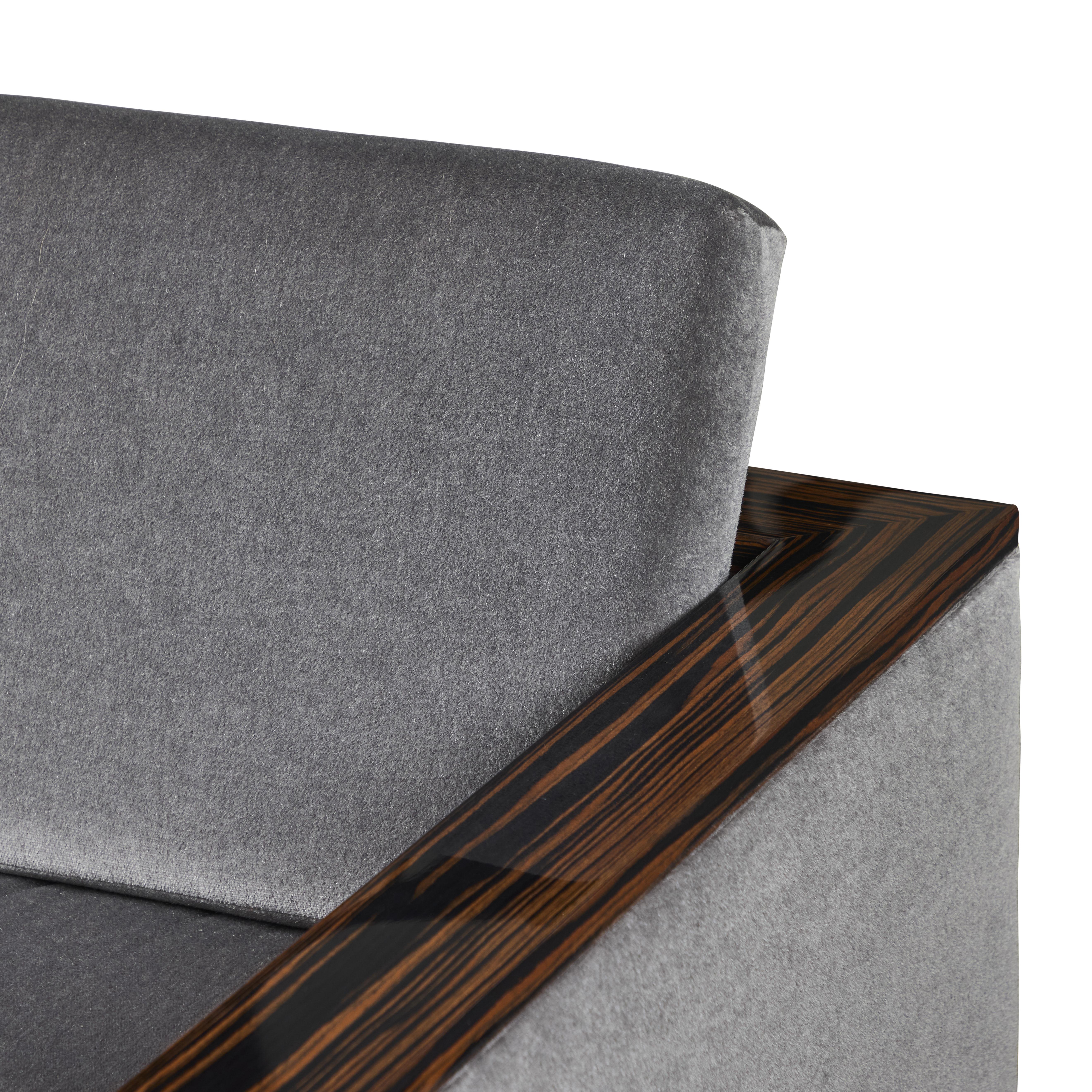 Paar Custom Lounge Stühle aus Makassar-Ebenholz und Mohair im Angebot 2